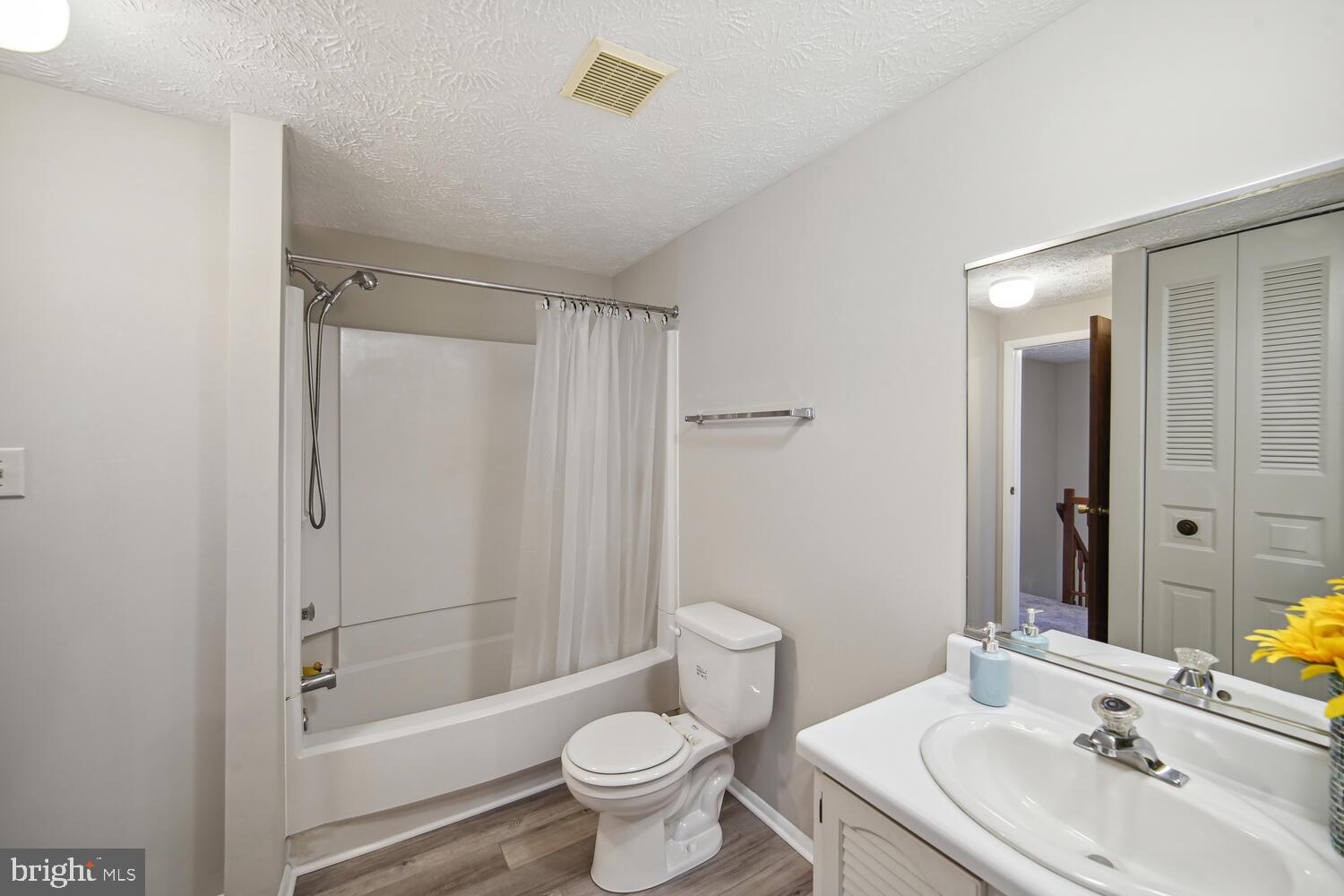 SADDLE CREEK - Residential