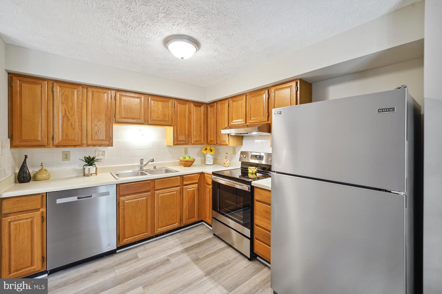 SADDLE CREEK - Residential