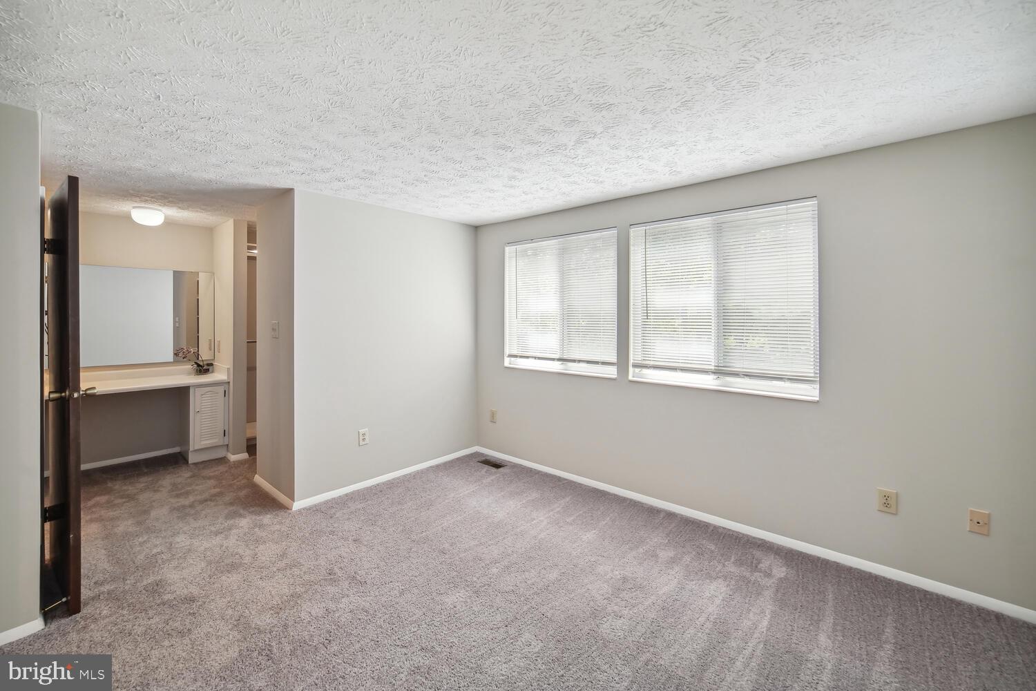 SADDLE CREEK - Residential