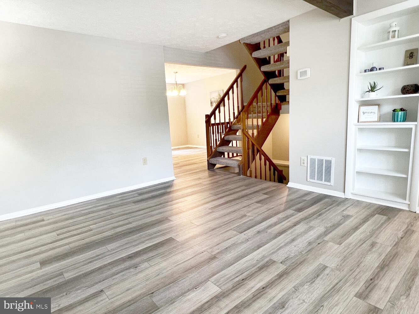 SADDLE CREEK - Residential