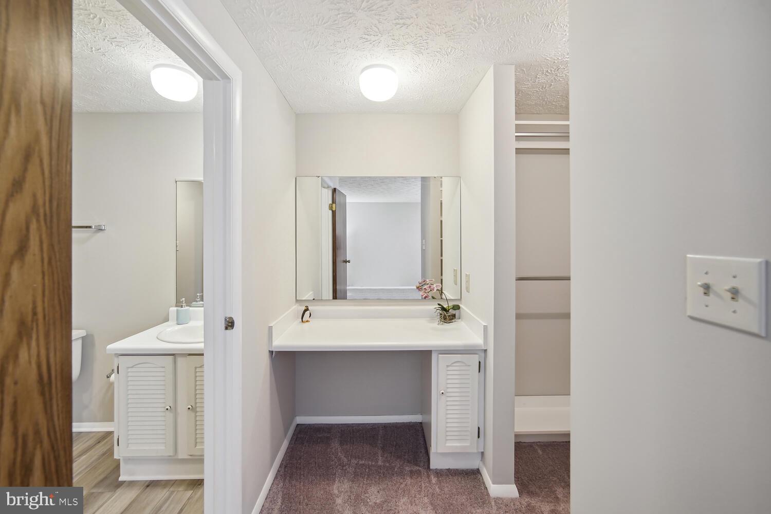 SADDLE CREEK - Residential