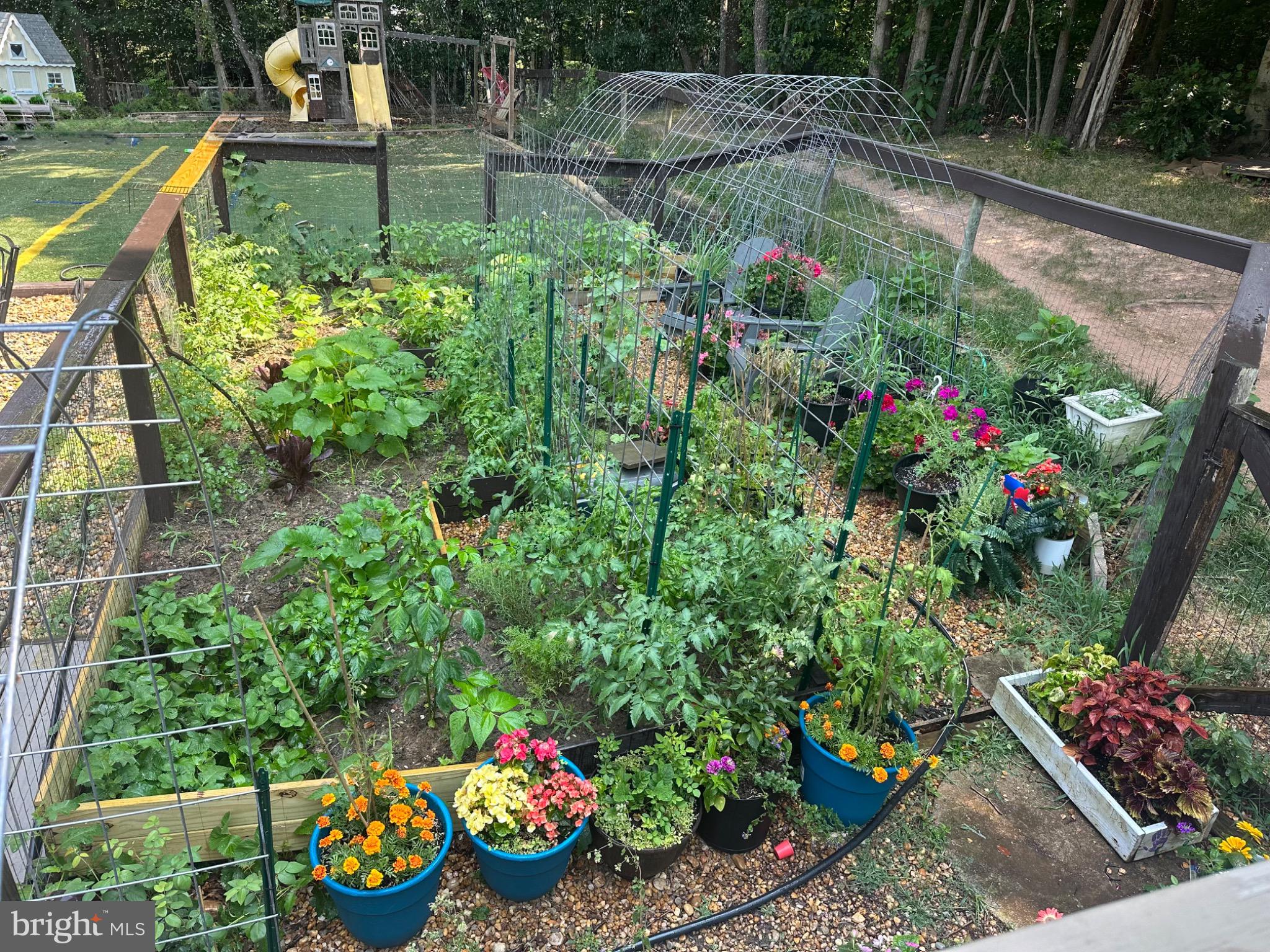 9000 FORESTVIEW DRIVE