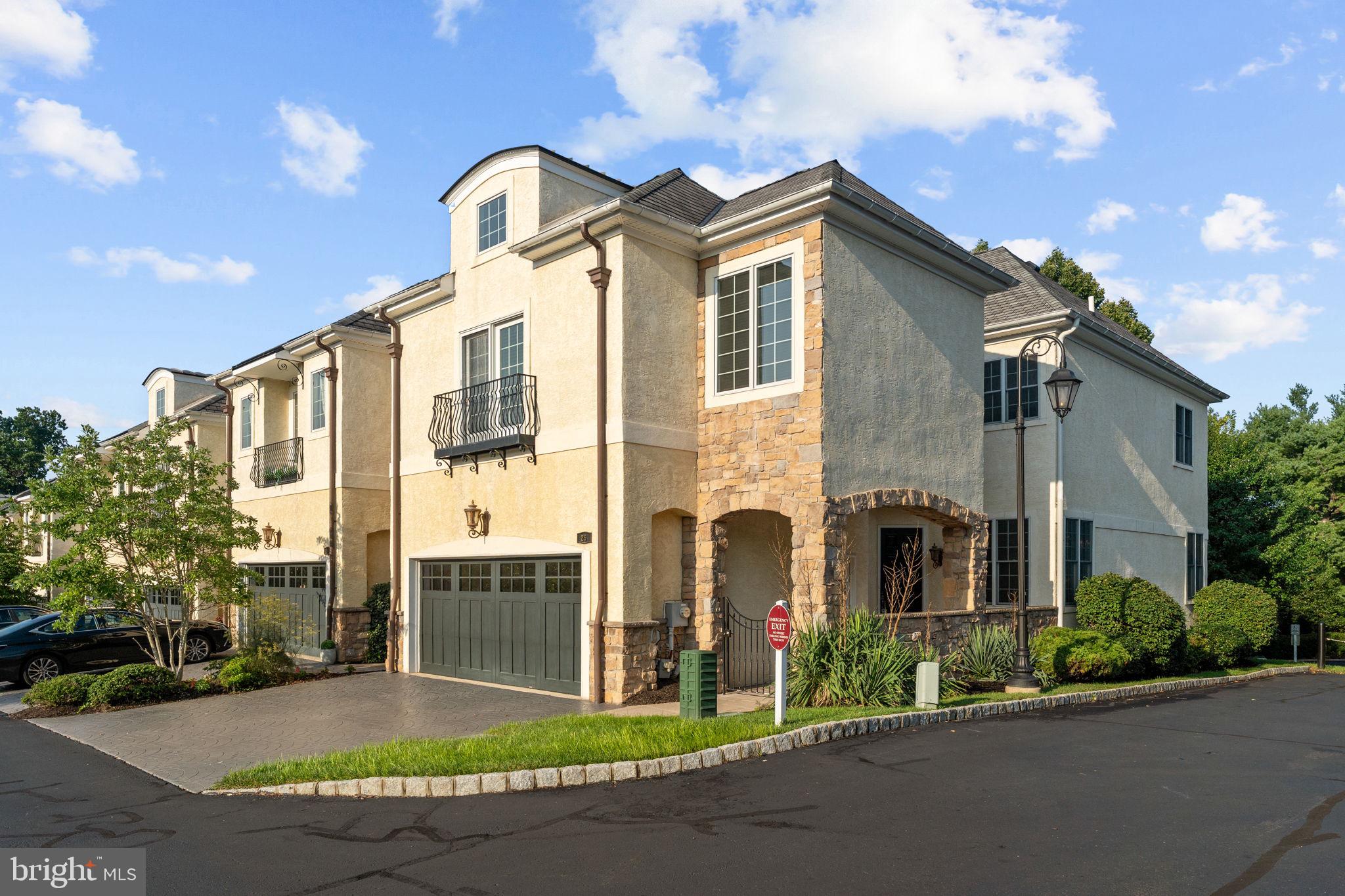 25 BREYER COURT 25-E