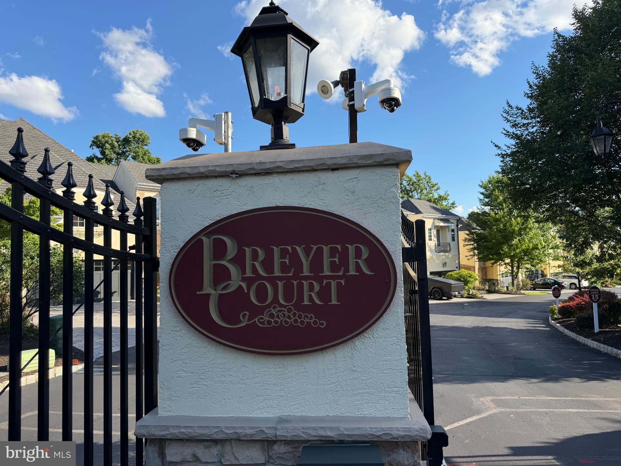 25 BREYER COURT 25-E
