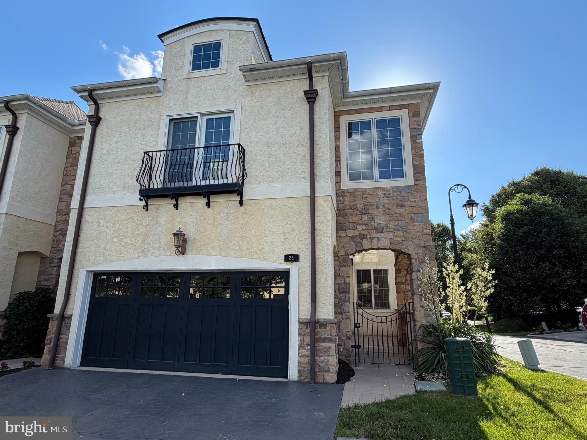 25 BREYER COURT 25-E