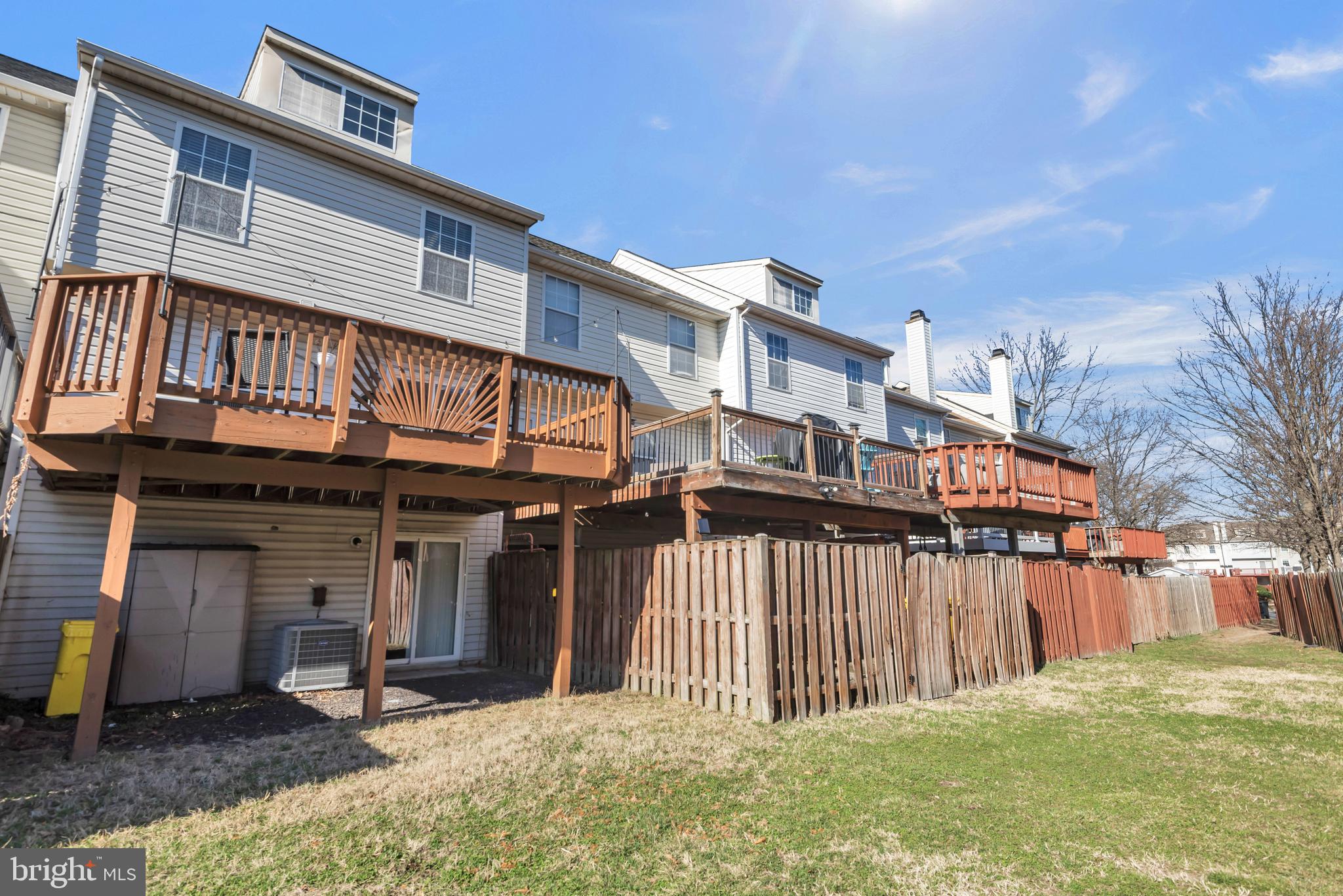 STONEY BEACH - Residential
