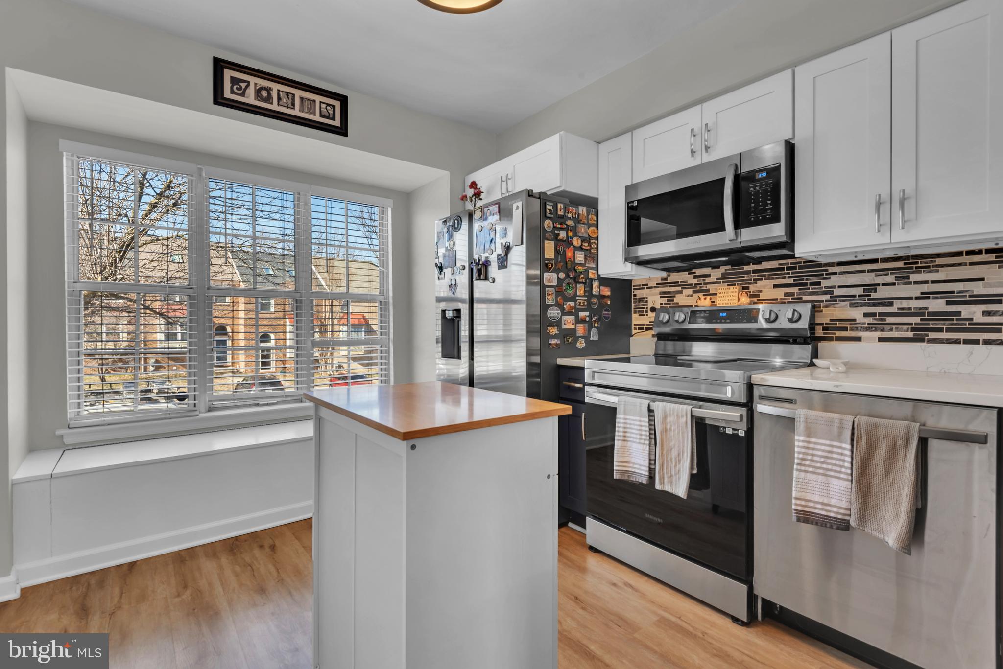 STONEY BEACH - Residential