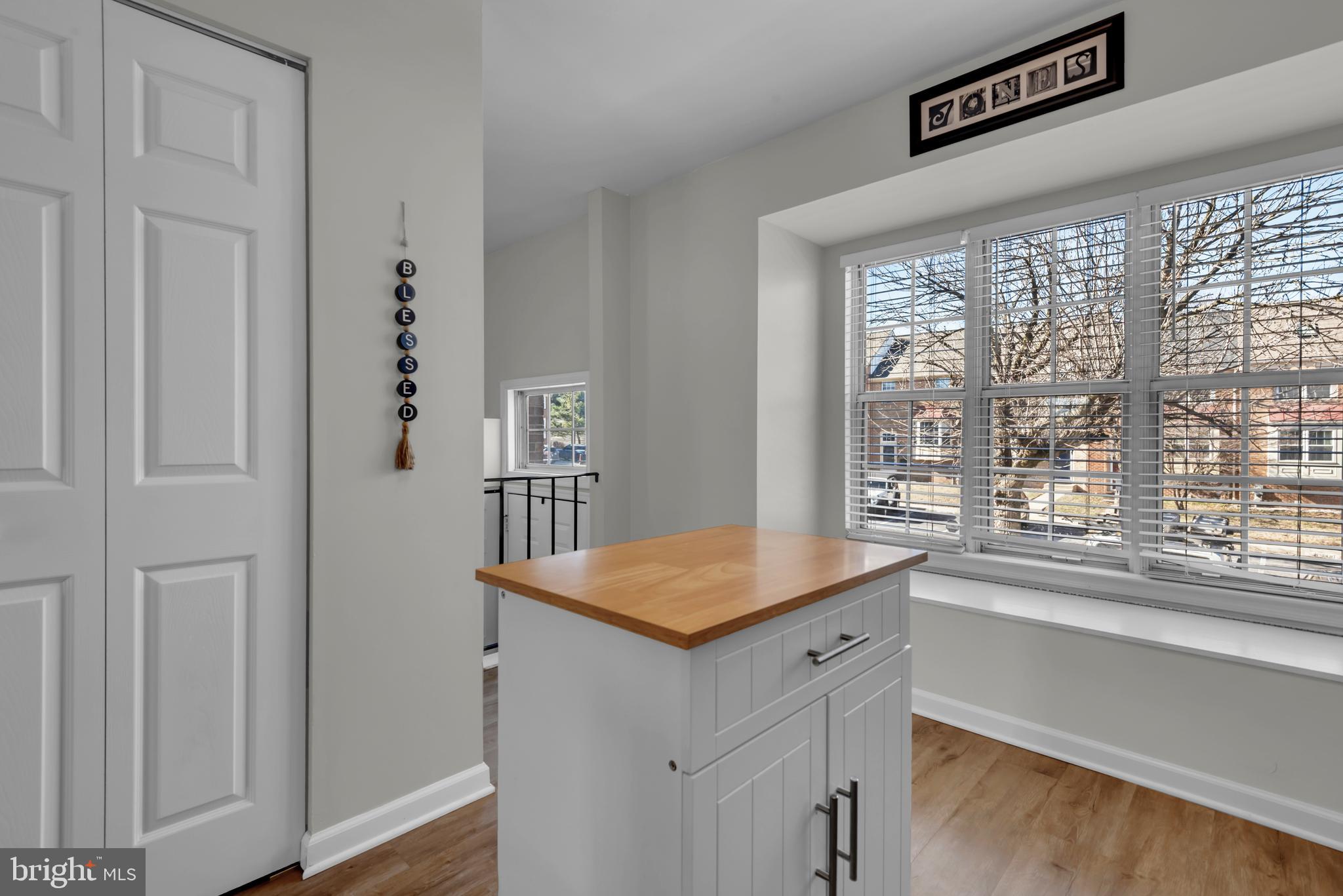 STONEY BEACH - Residential