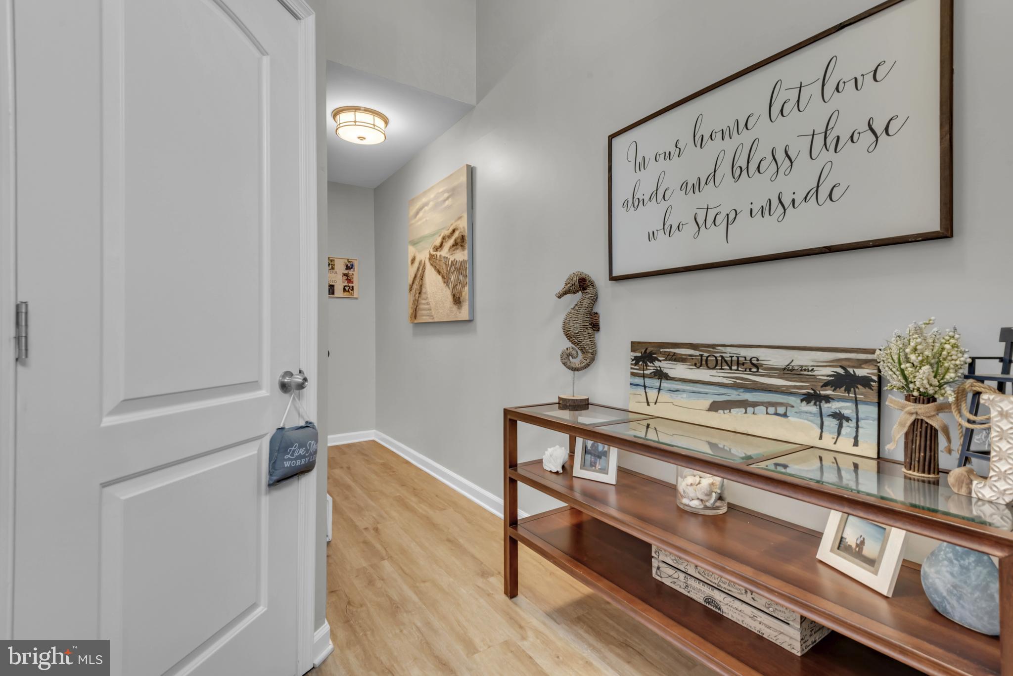 STONEY BEACH - Residential