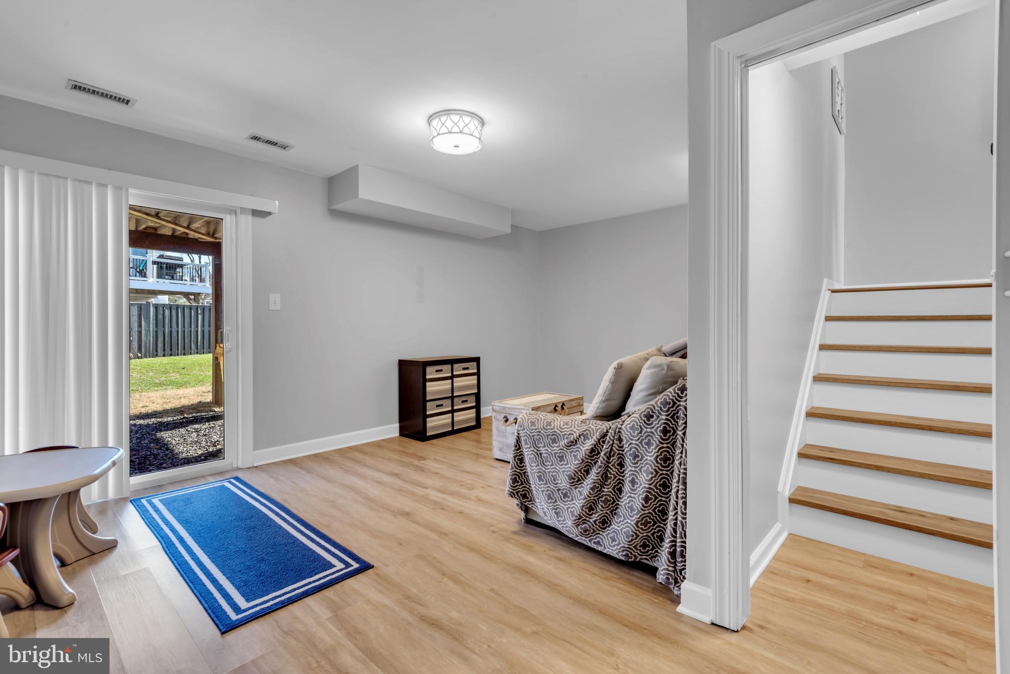 STONEY BEACH - Residential