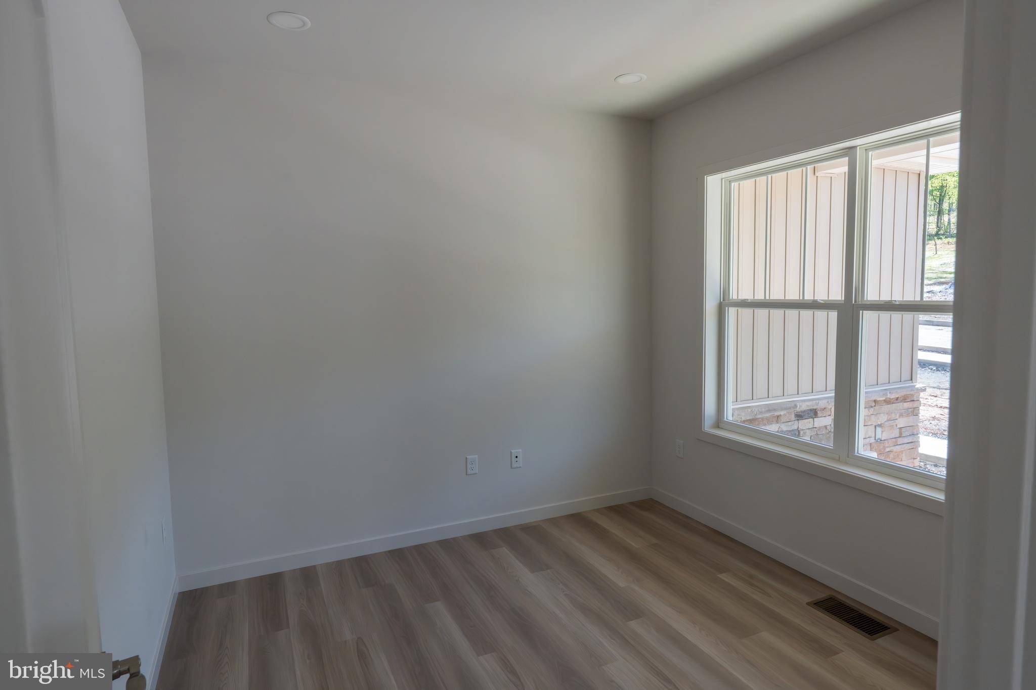 10216 THORNWOOD ROAD