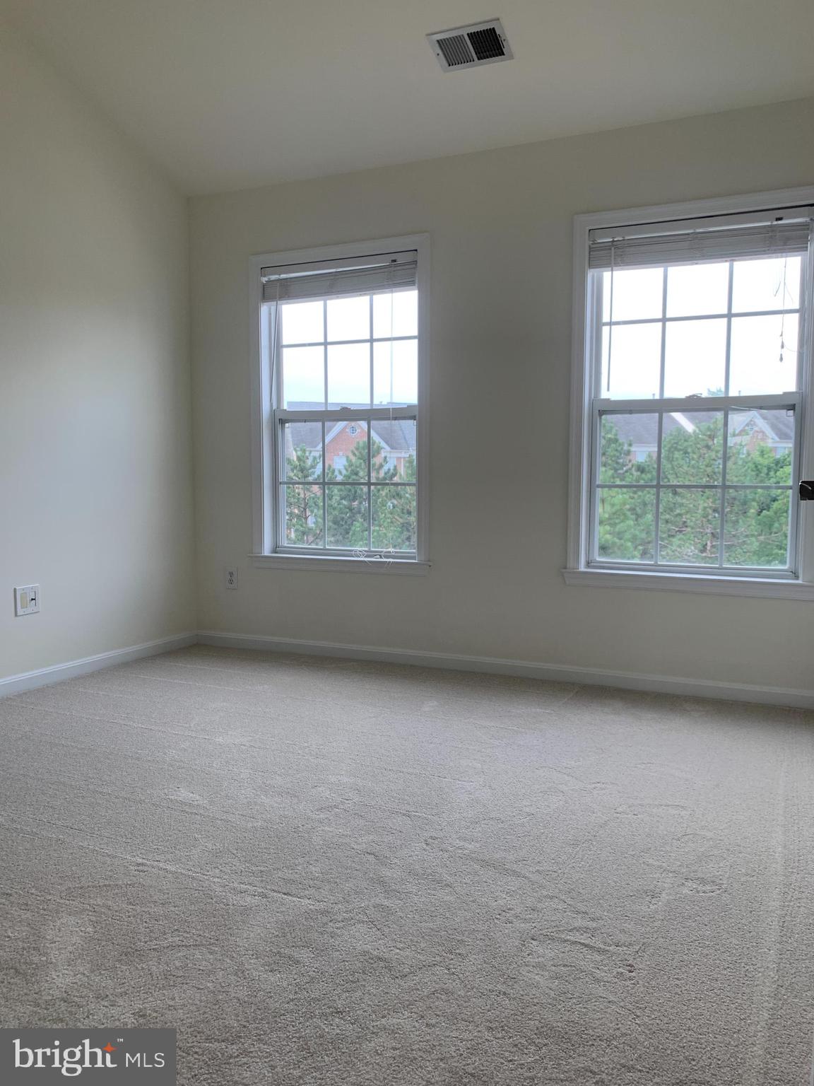 ASHBURN VILLAGE - Residential Lease