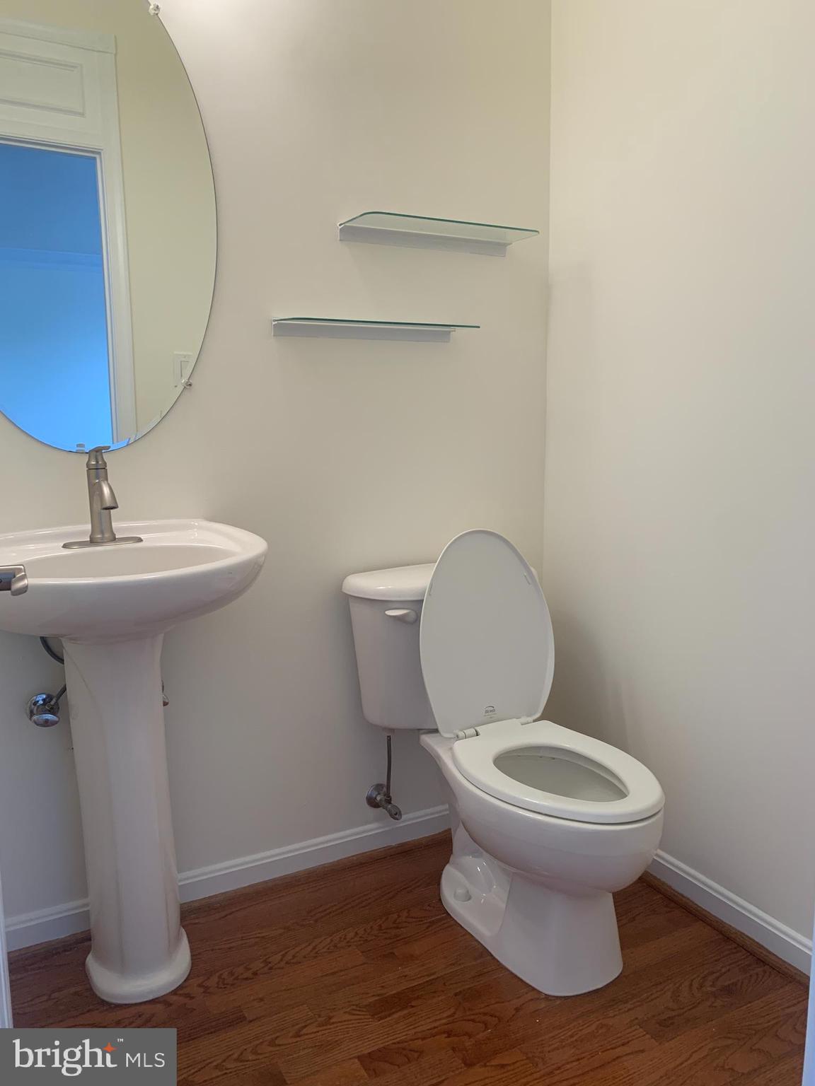 ASHBURN VILLAGE - Residential Lease