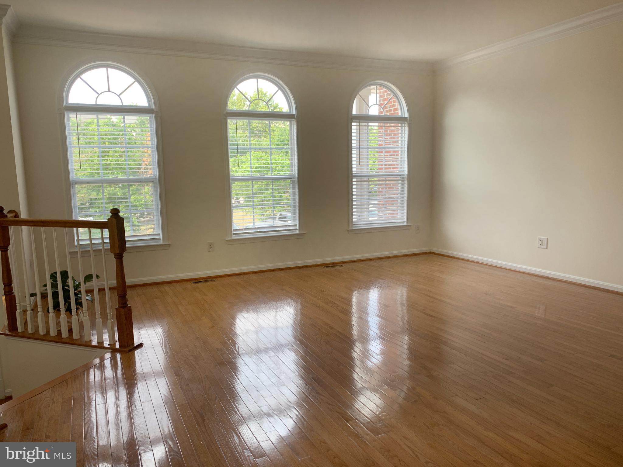 ASHBURN VILLAGE - Residential Lease