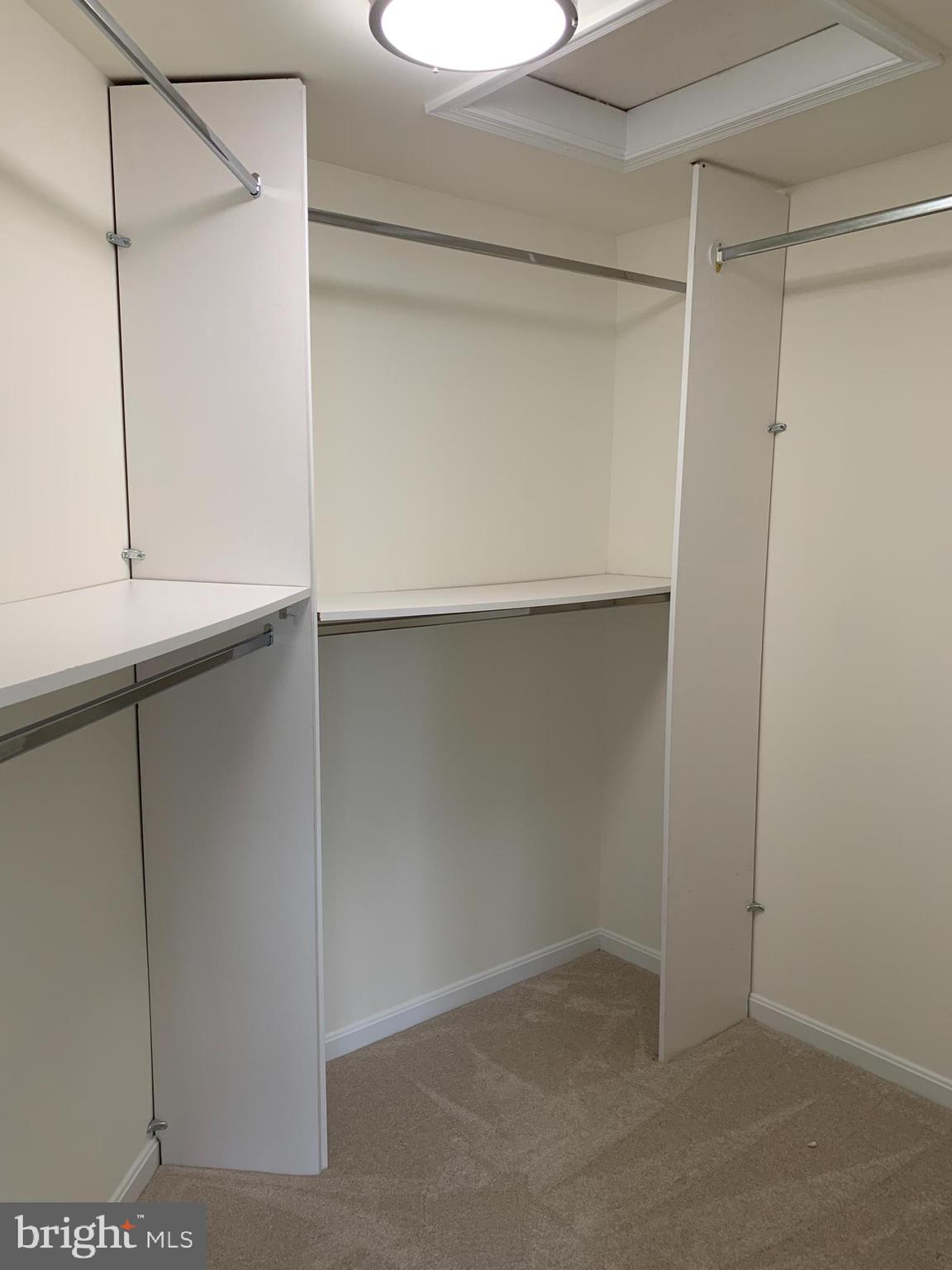 ASHBURN VILLAGE - Residential Lease