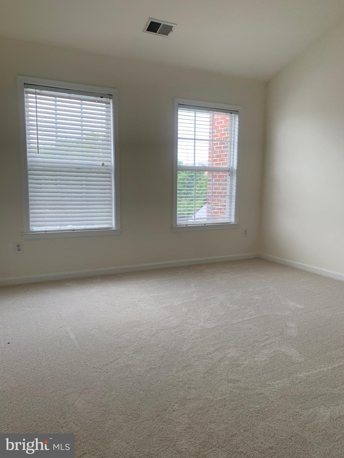 ASHBURN VILLAGE - Residential Lease