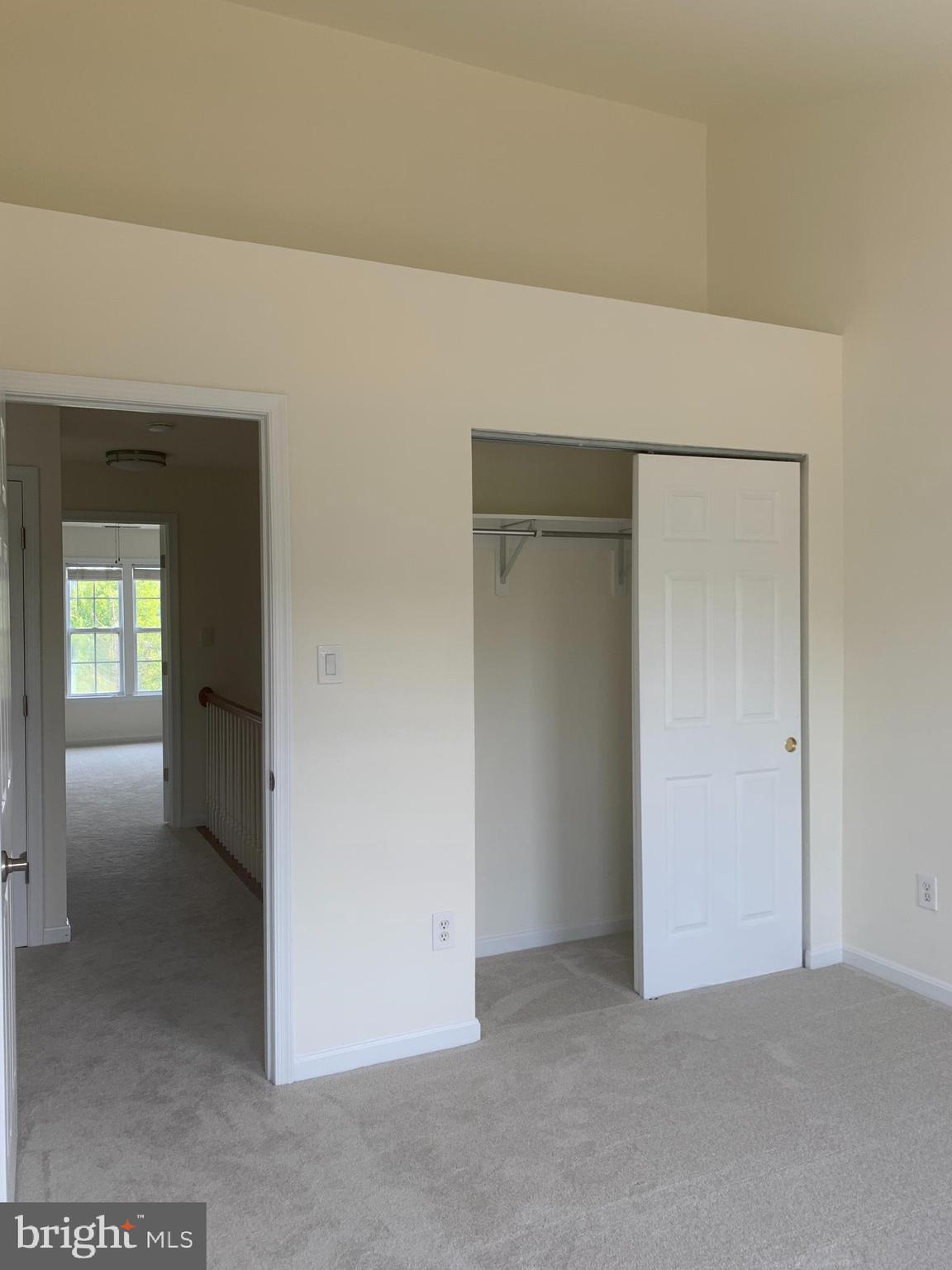 ASHBURN VILLAGE - Residential Lease