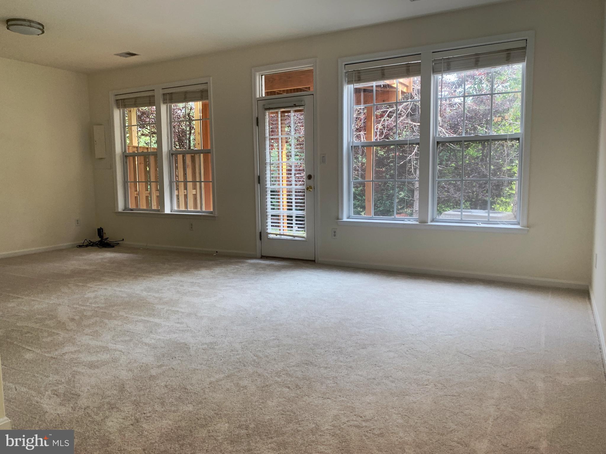 ASHBURN VILLAGE - Residential Lease