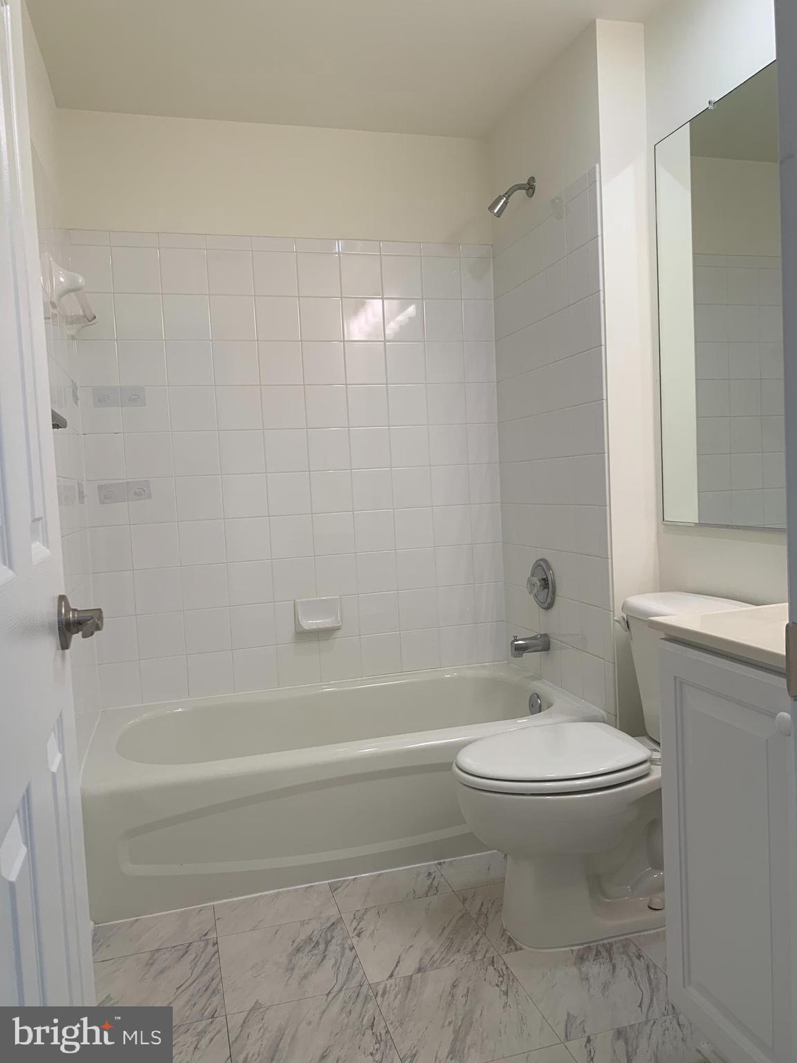 ASHBURN VILLAGE - Residential Lease