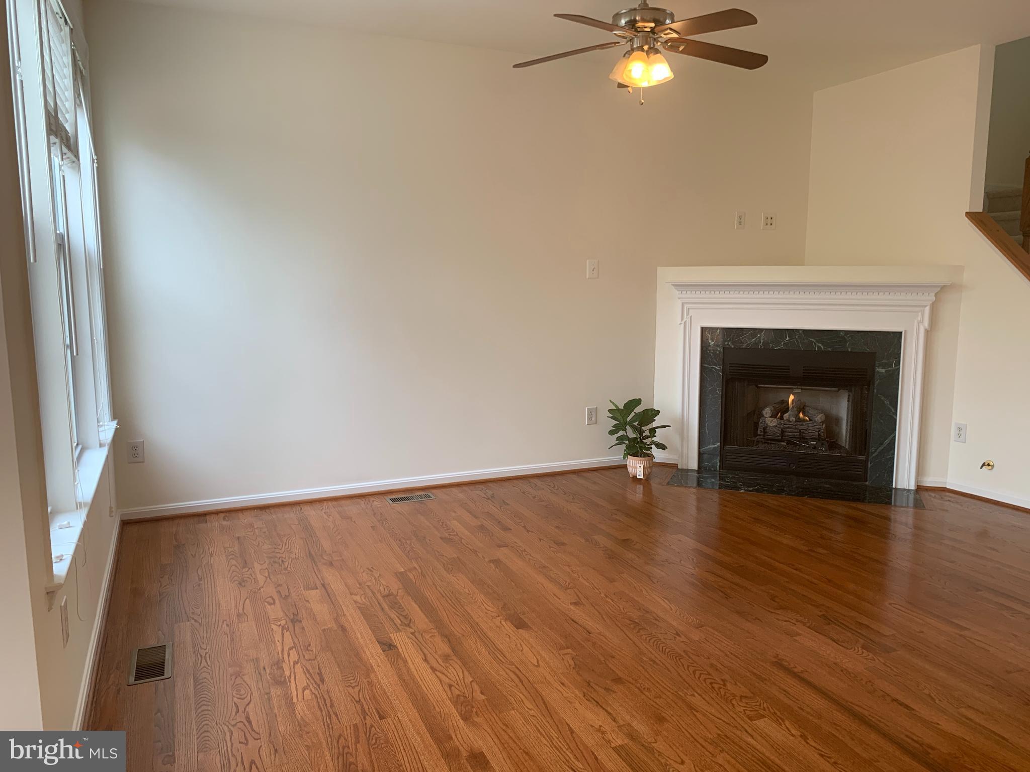 ASHBURN VILLAGE - Residential Lease