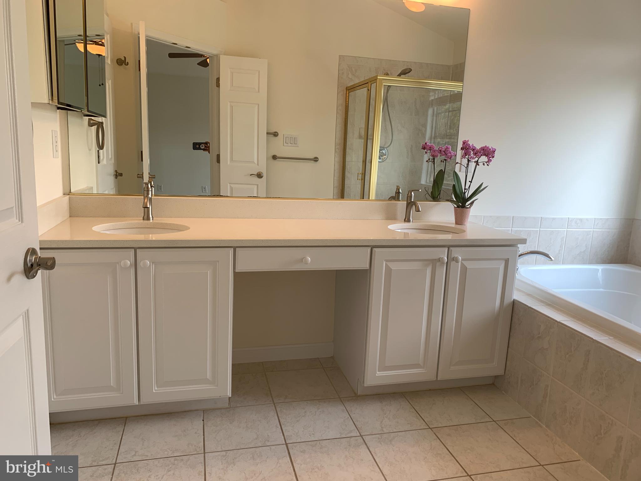 ASHBURN VILLAGE - Residential Lease