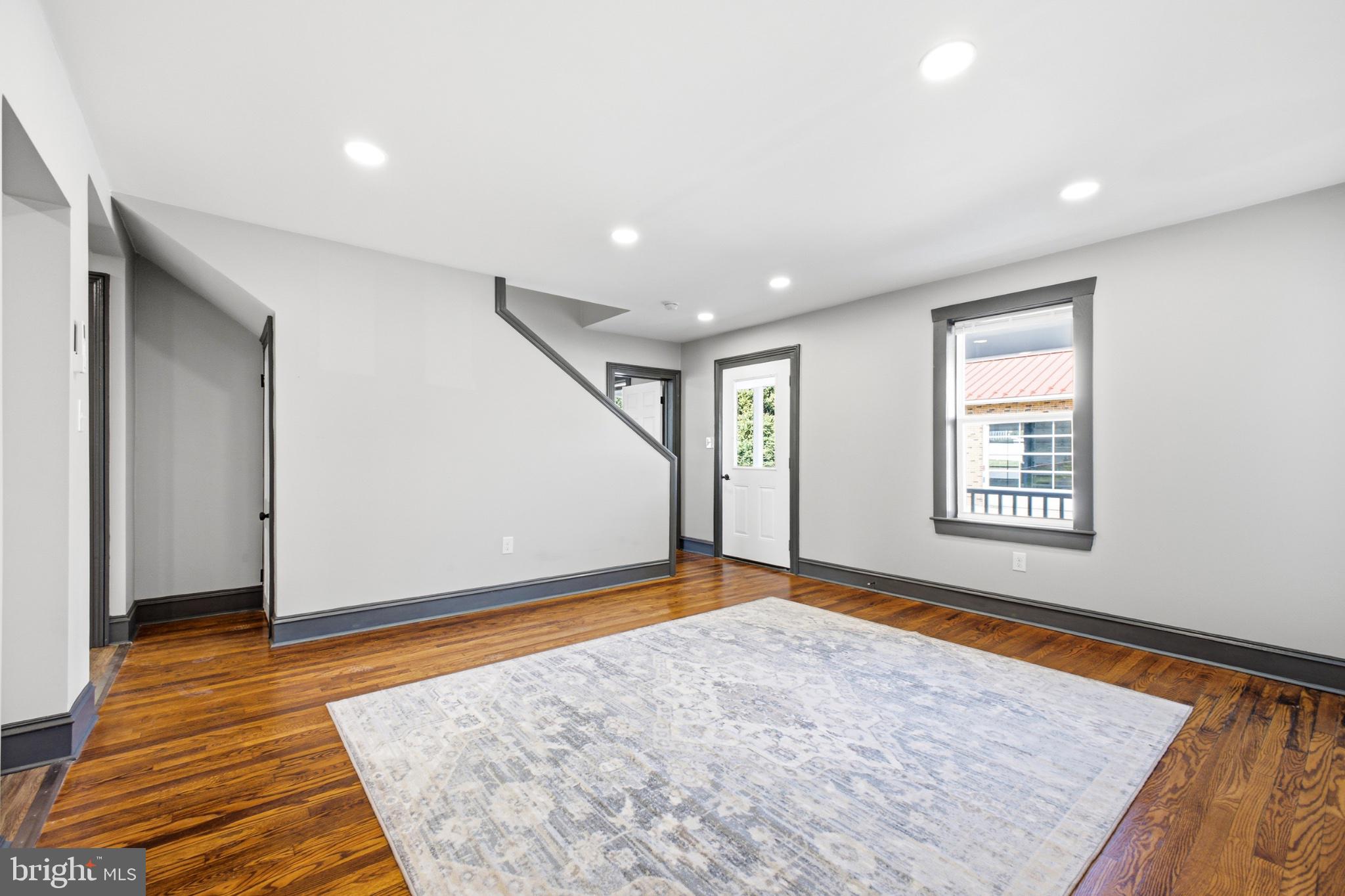 11 BRISTOL AVENUE