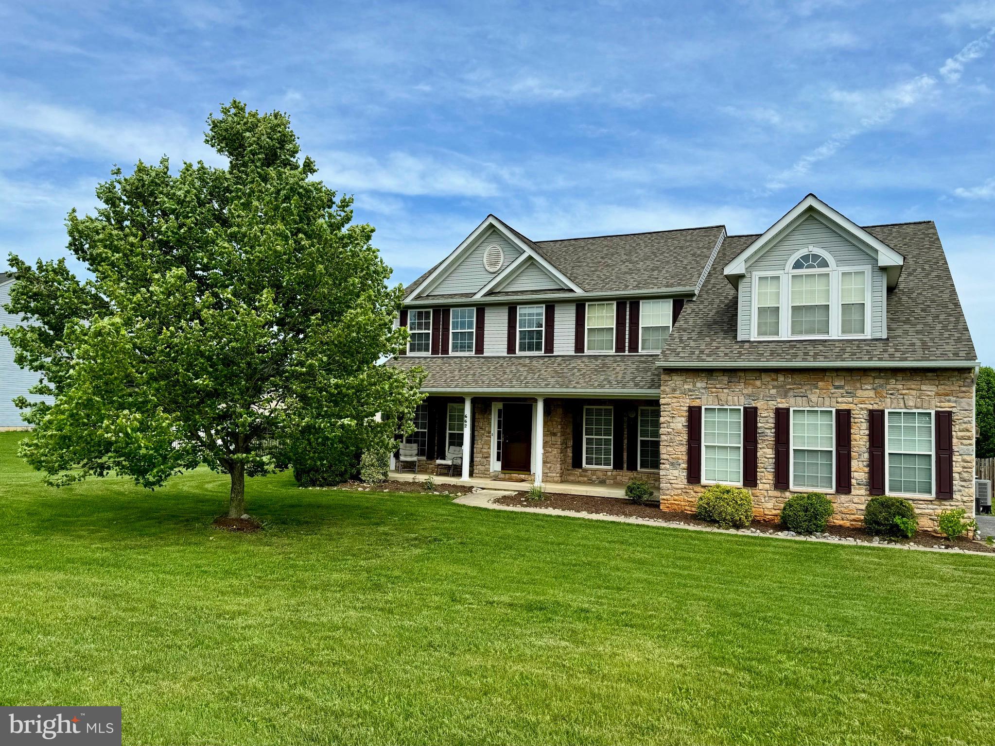 APPLE KNOLLS ESTATES - Residential