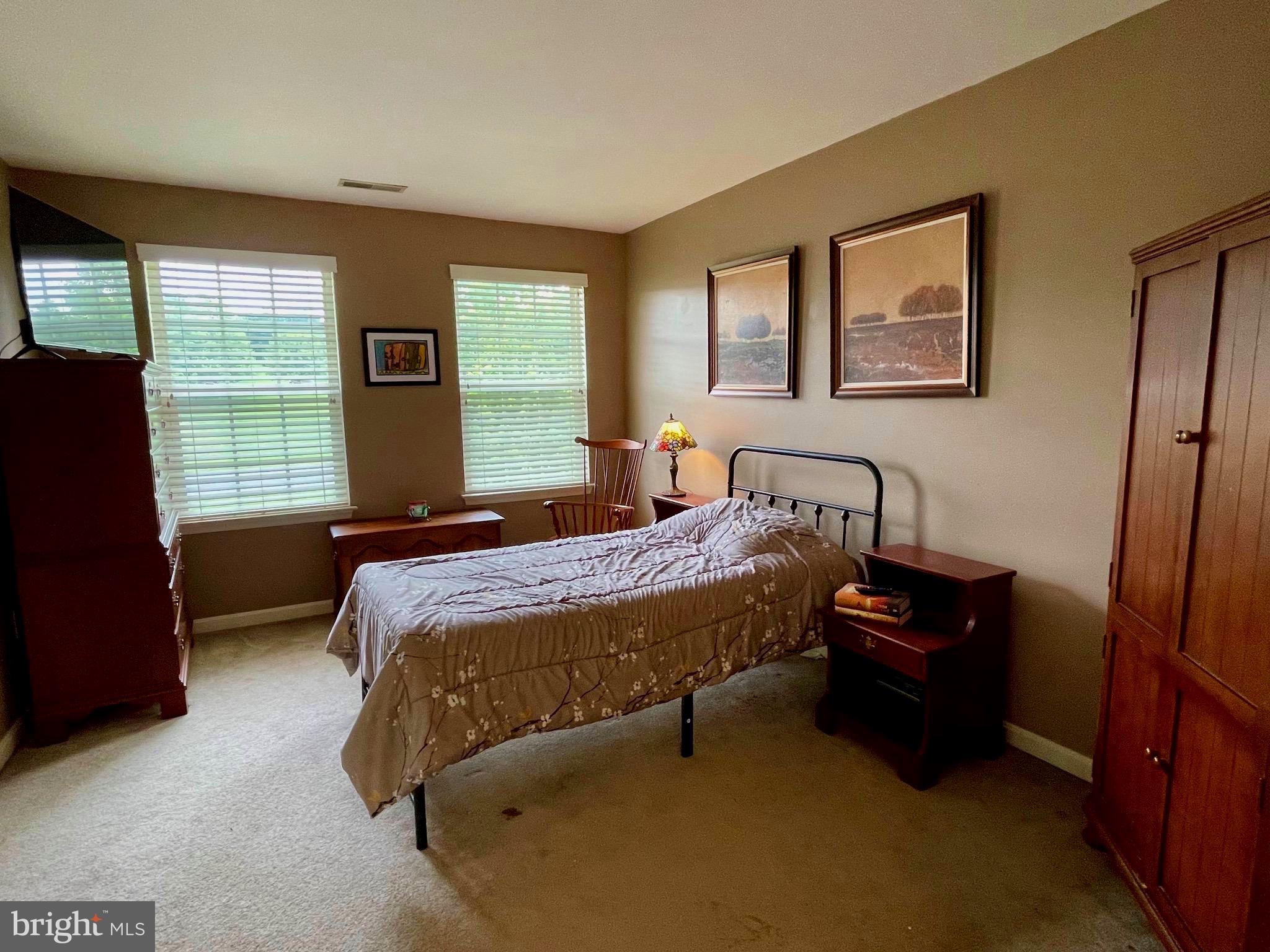 APPLE KNOLLS ESTATES - Residential