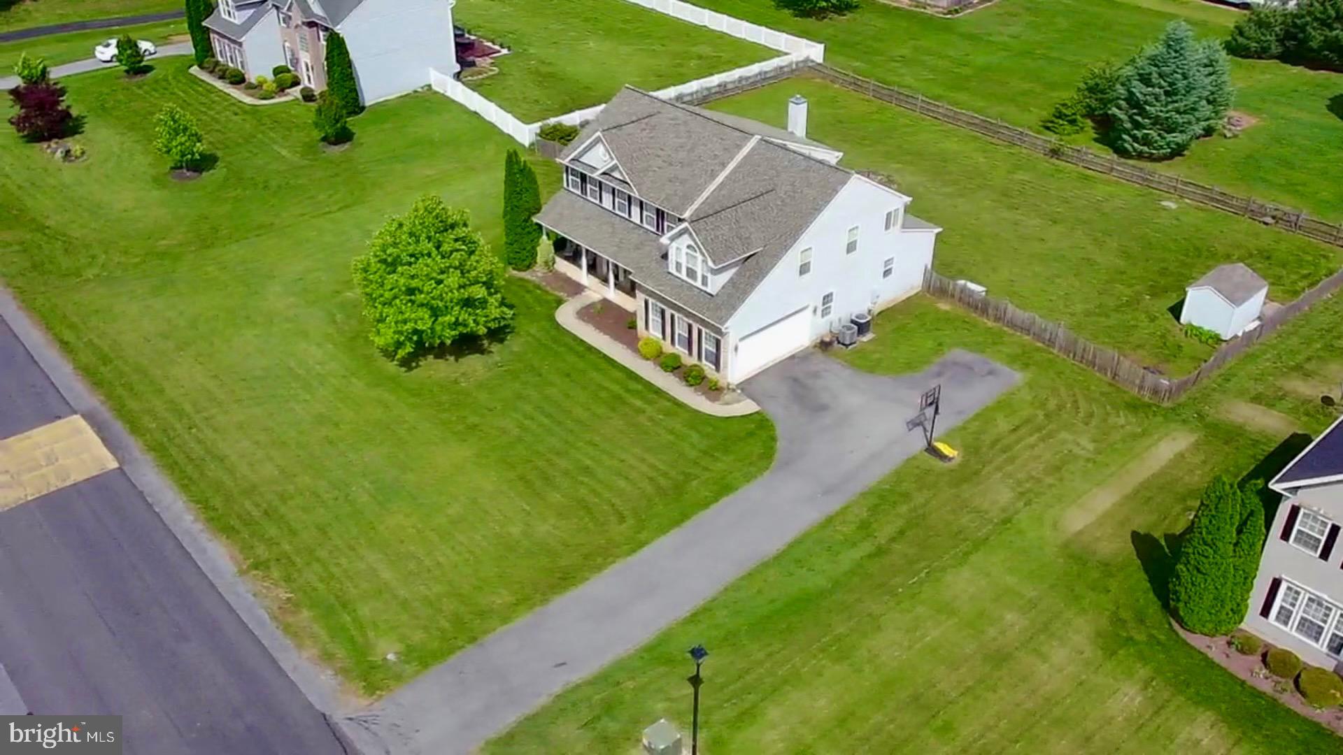 APPLE KNOLLS ESTATES - Residential