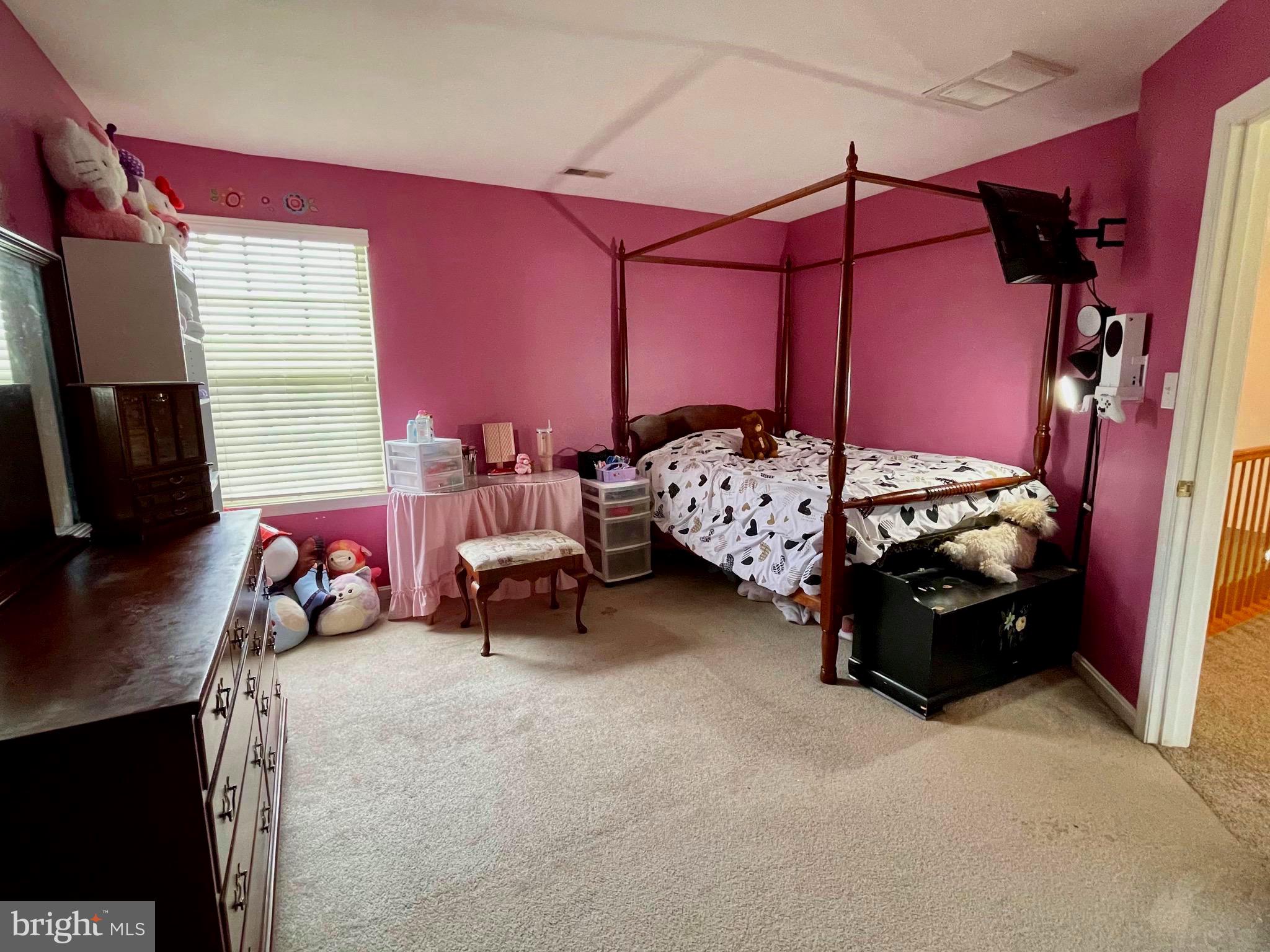 APPLE KNOLLS ESTATES - Residential