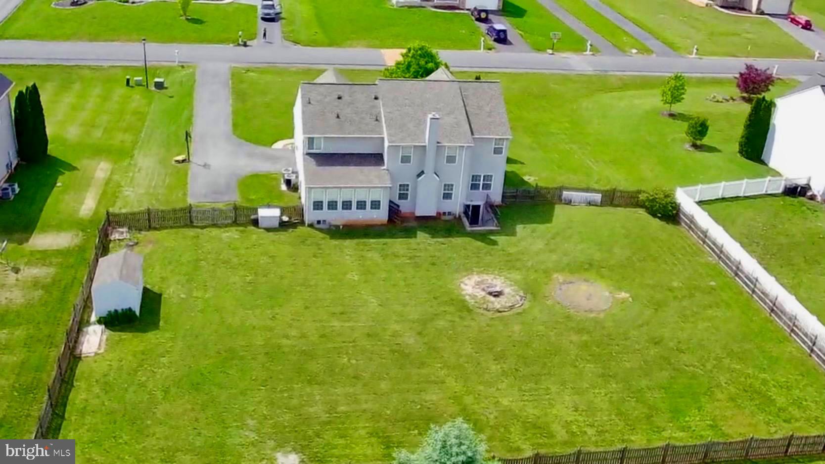 APPLE KNOLLS ESTATES - Residential