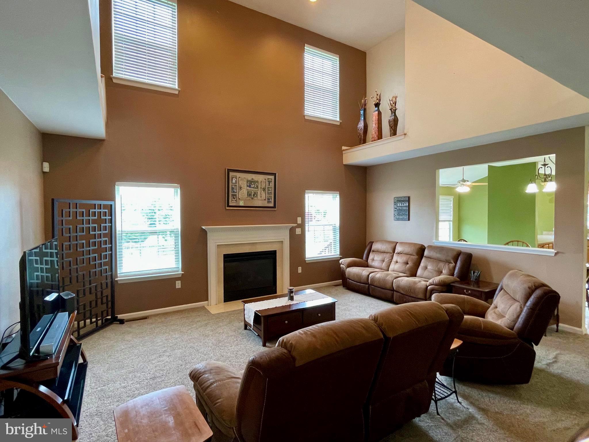 APPLE KNOLLS ESTATES - Residential