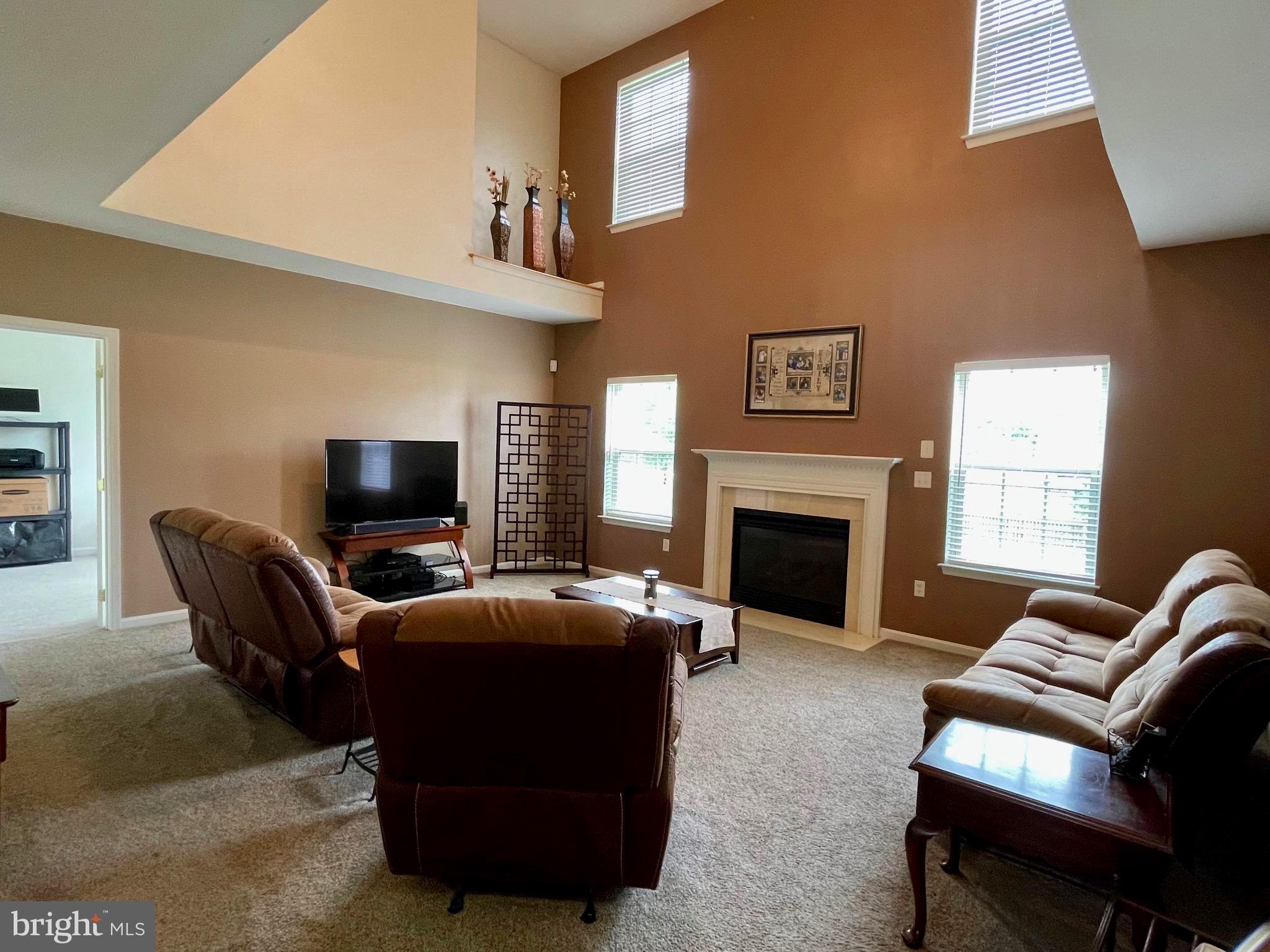 APPLE KNOLLS ESTATES - Residential