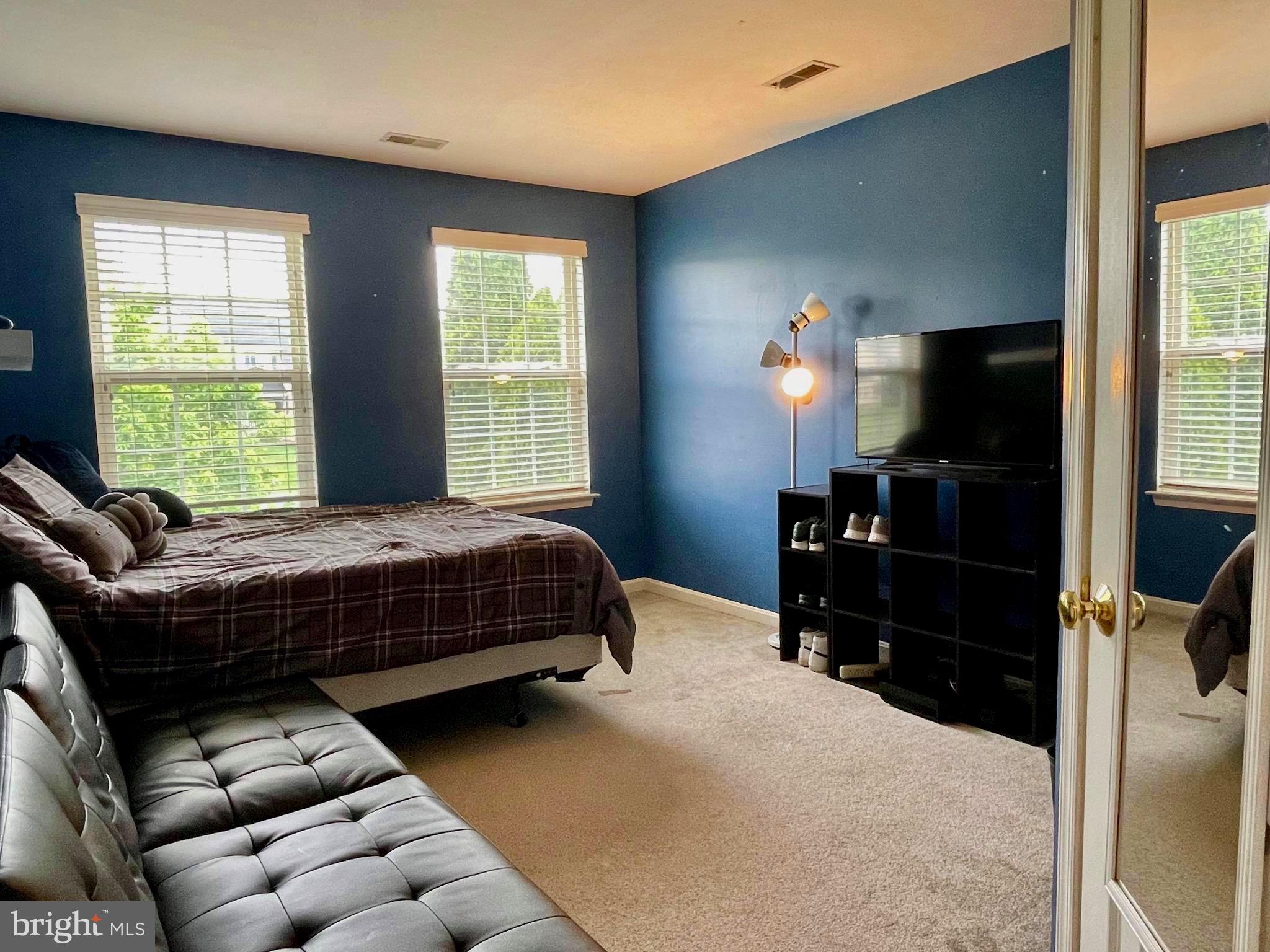 APPLE KNOLLS ESTATES - Residential