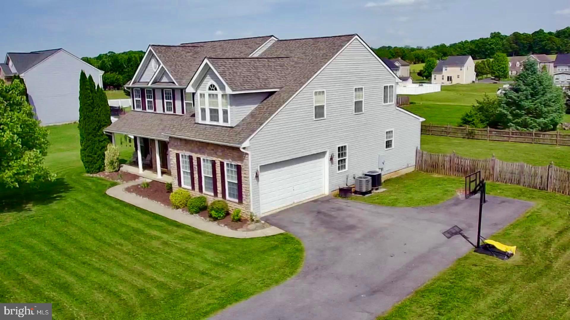 APPLE KNOLLS ESTATES - Residential