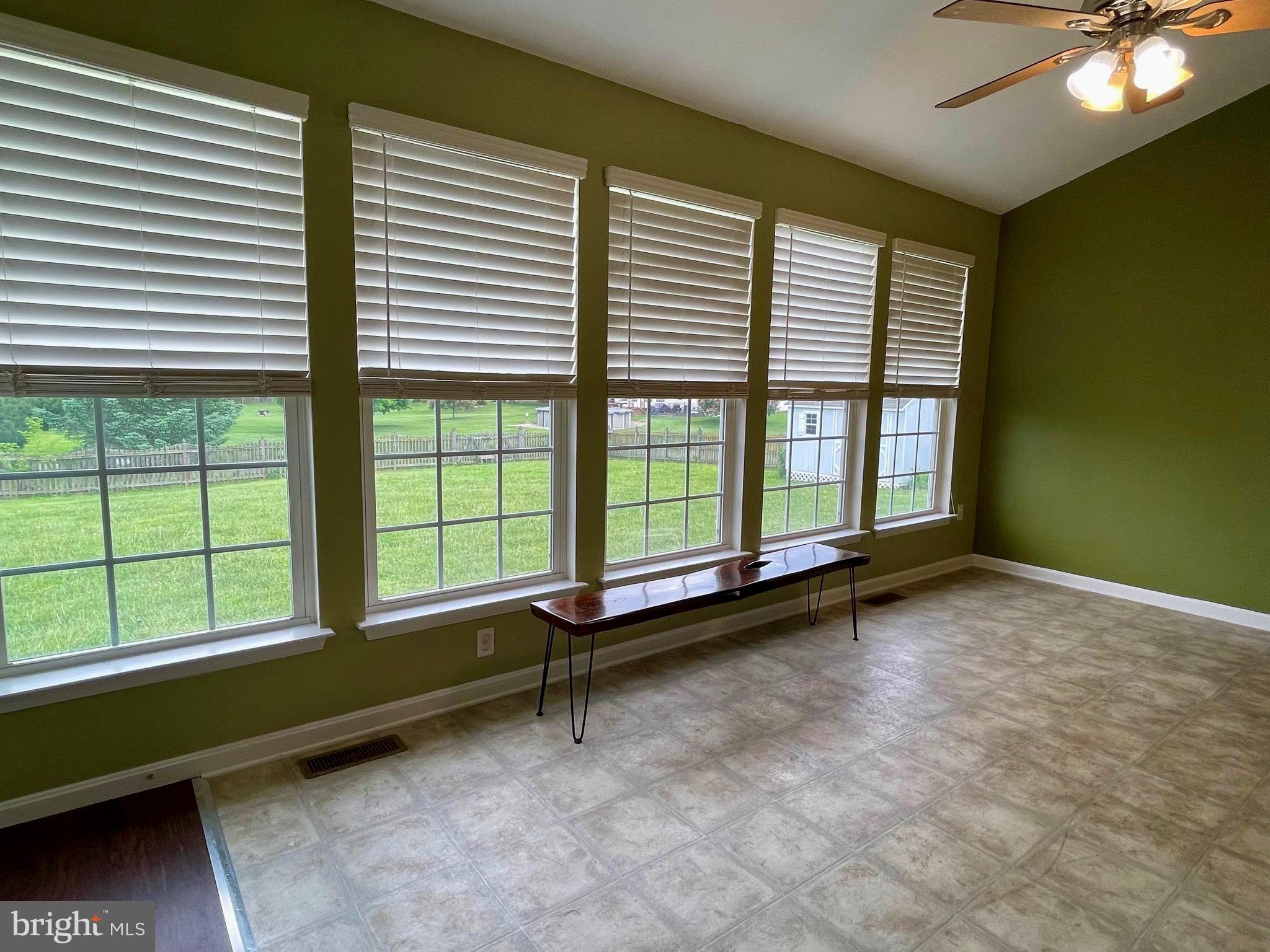 APPLE KNOLLS ESTATES - Residential