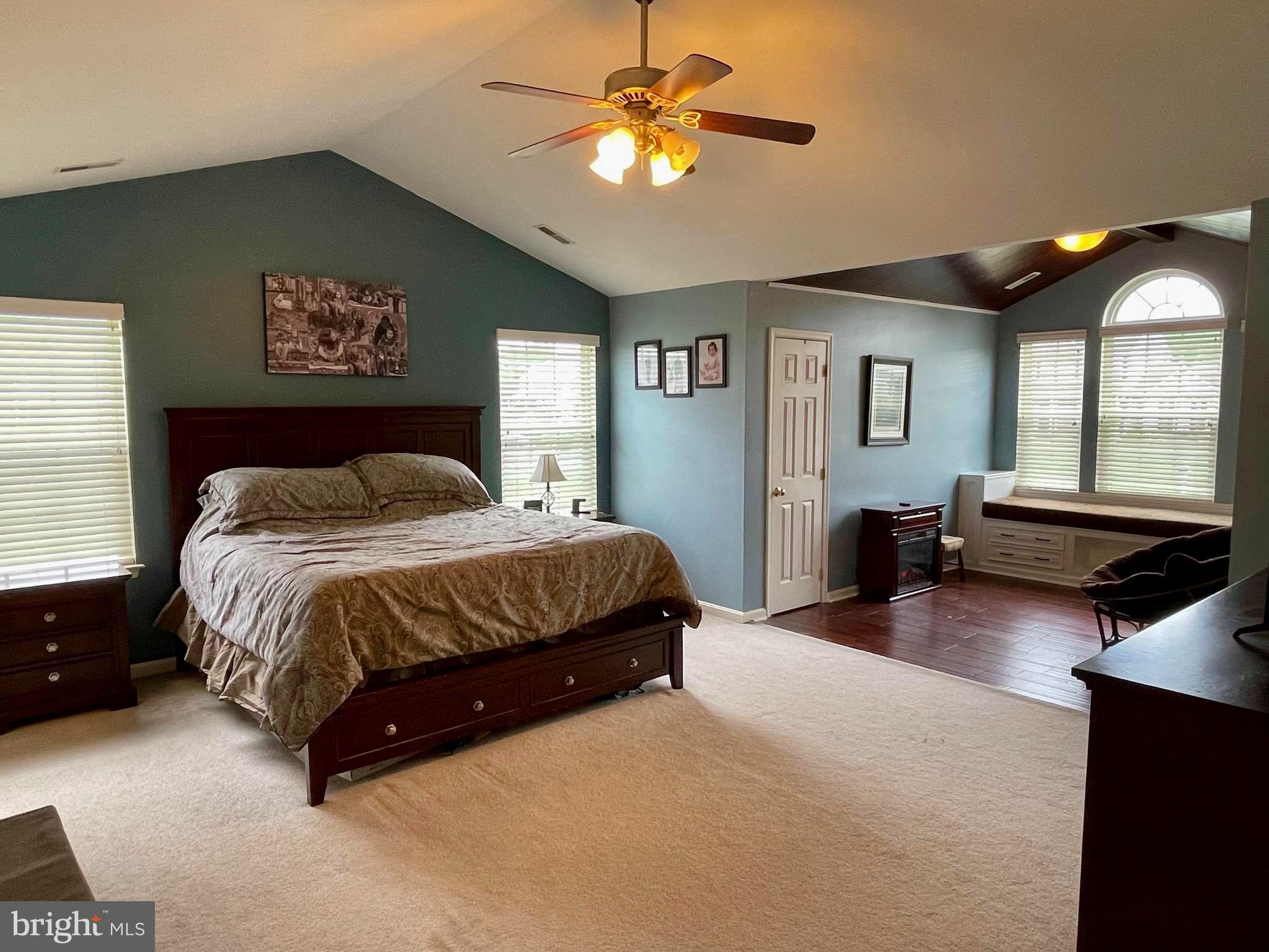 APPLE KNOLLS ESTATES - Residential