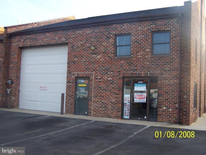 WHITE PLAINS COM CTR SUB - Commercial Lease