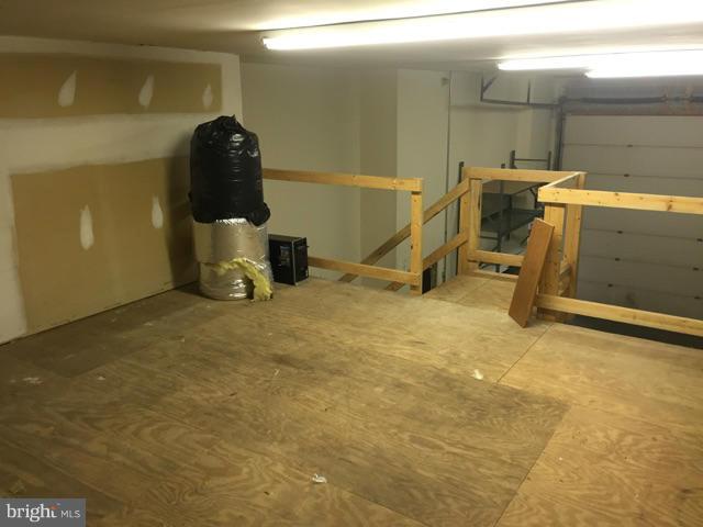 WHITE PLAINS COM CTR SUB - Commercial Lease