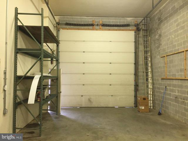 WHITE PLAINS COM CTR SUB - Commercial Lease