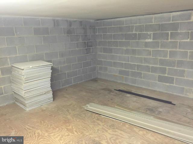 WHITE PLAINS COM CTR SUB - Commercial Lease