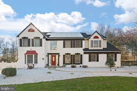 Homes For Sale - 14 Brookside Court<br/> Middlesex County, CRANBURY, NJ 08512