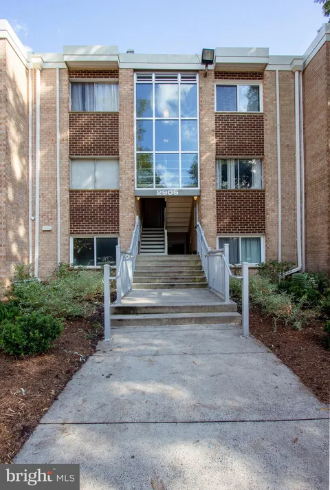 2905 Charing Cross Road Unit 10/4, Falls Church, VA MLS: VAFX2235424