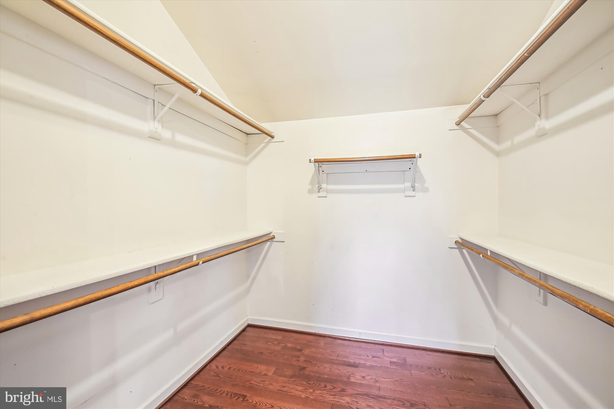 CRESTWOOD - Residential