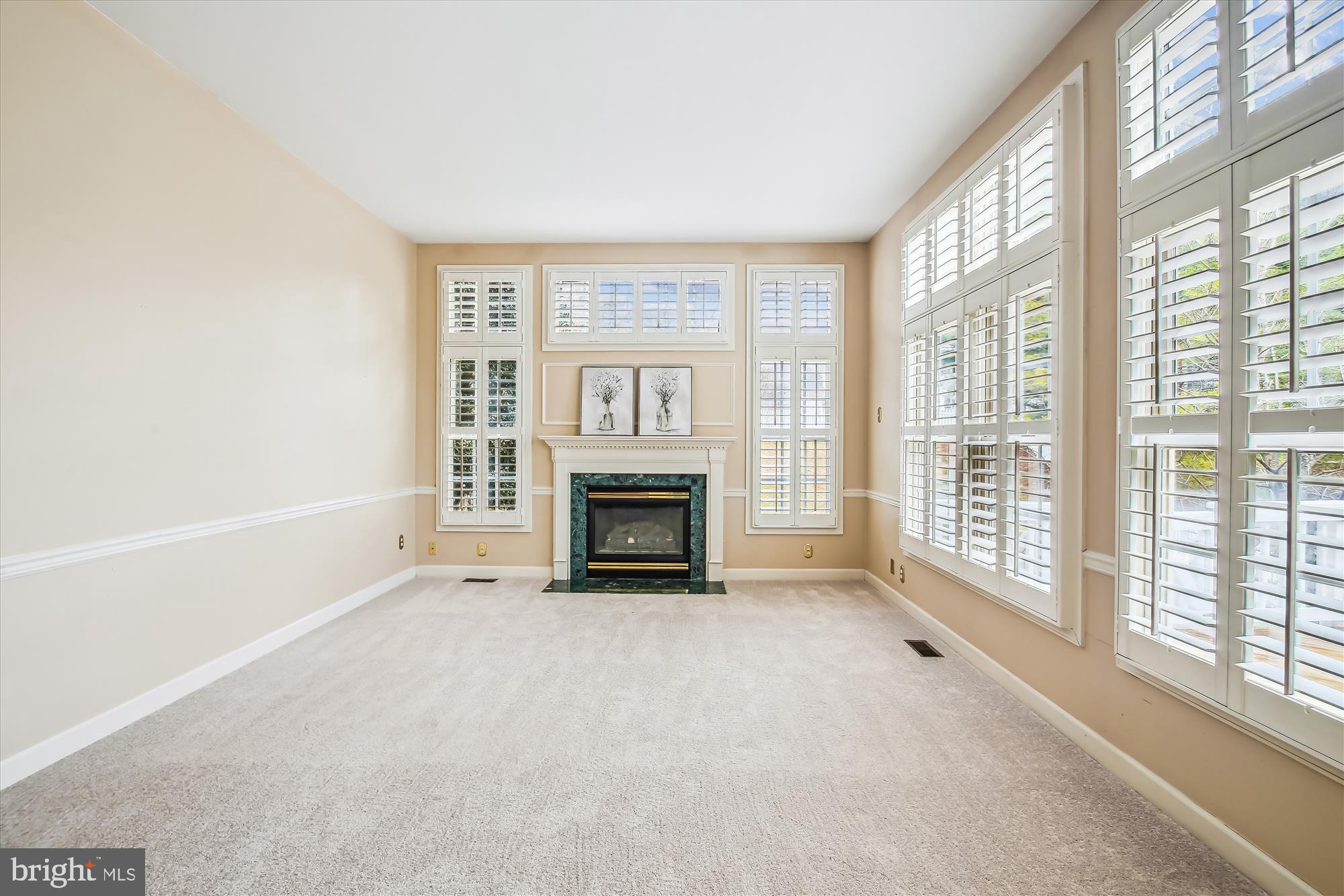 CRESTWOOD - Residential