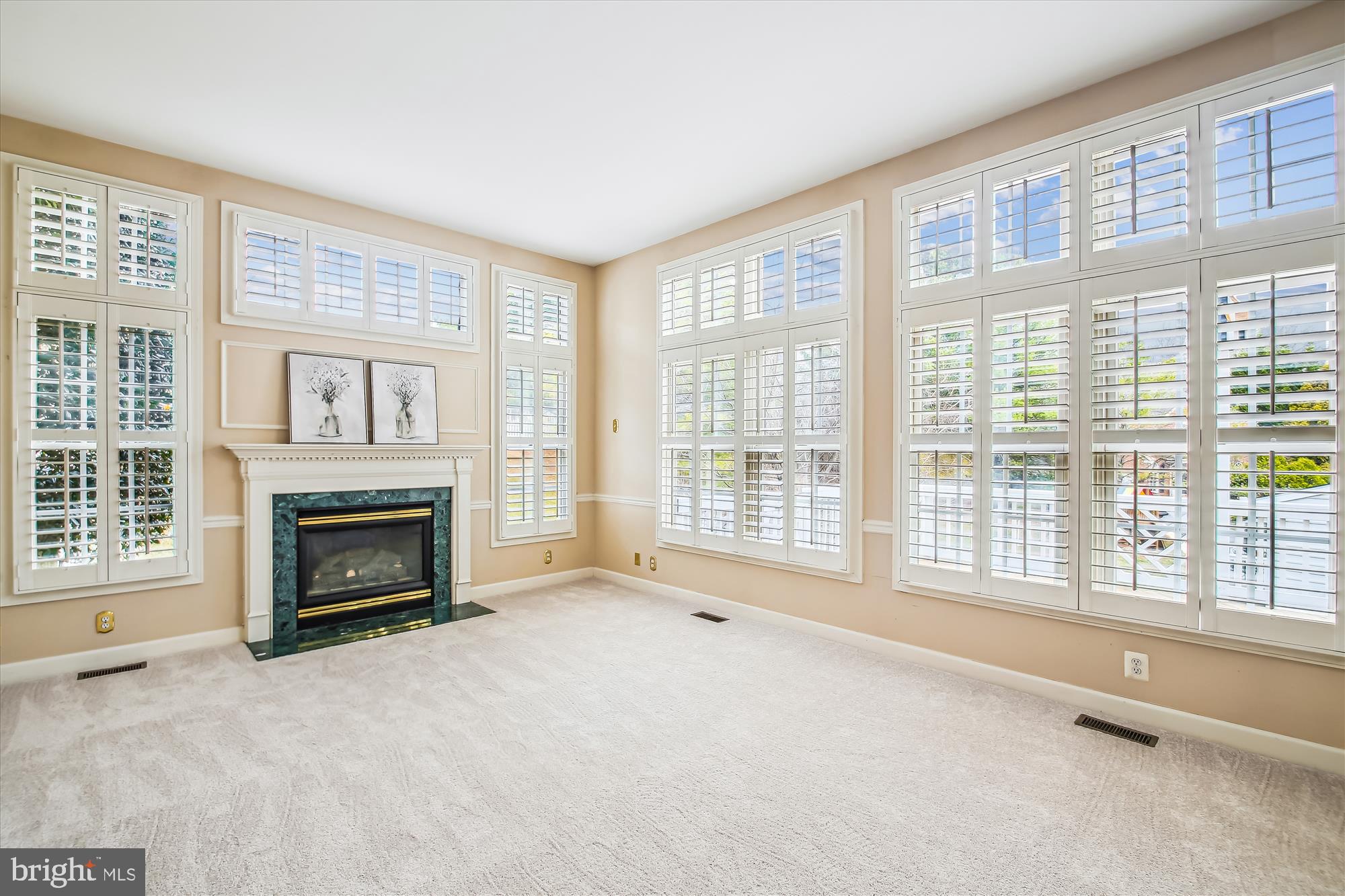 CRESTWOOD - Residential