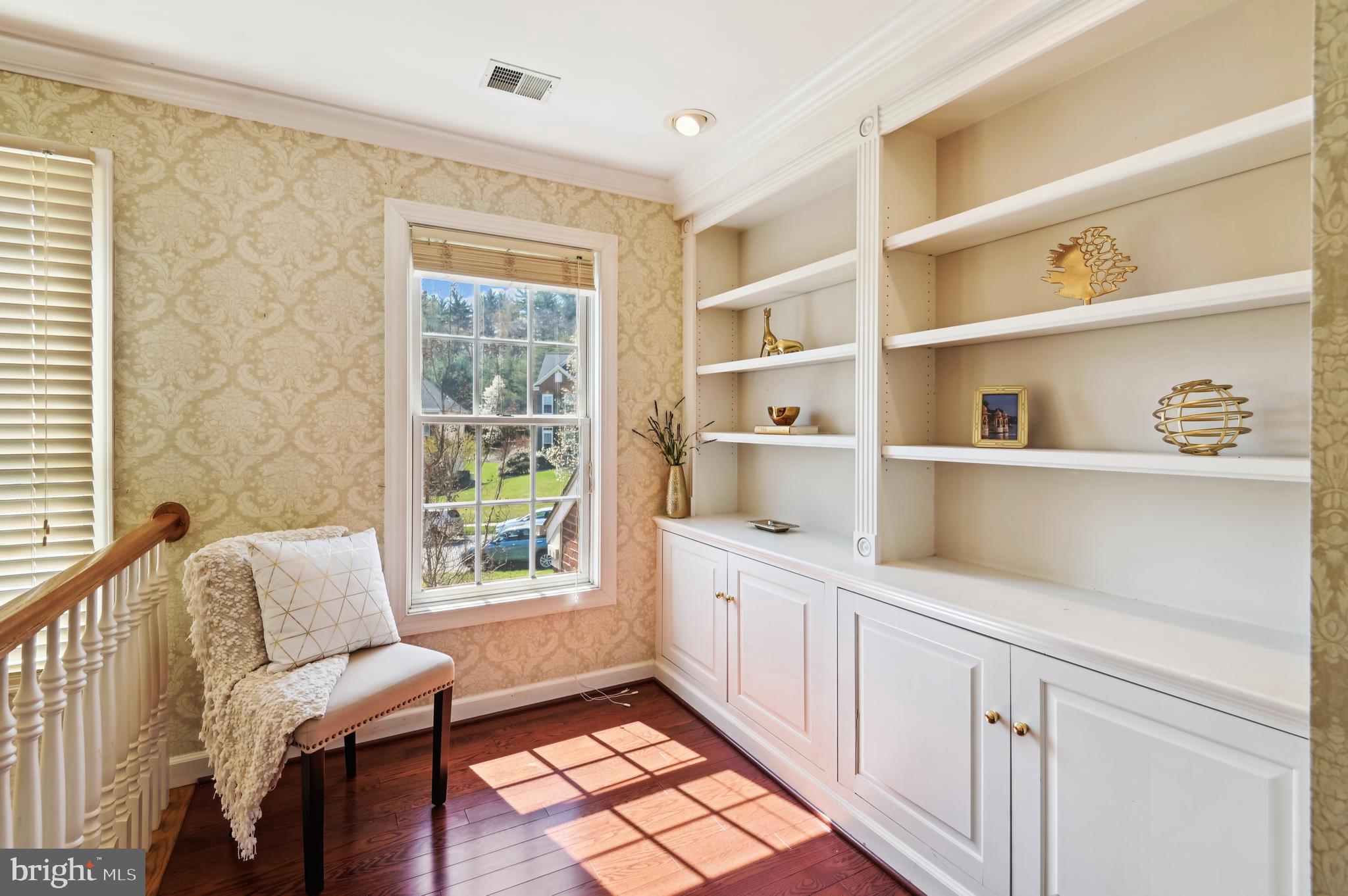 CRESTWOOD - Residential