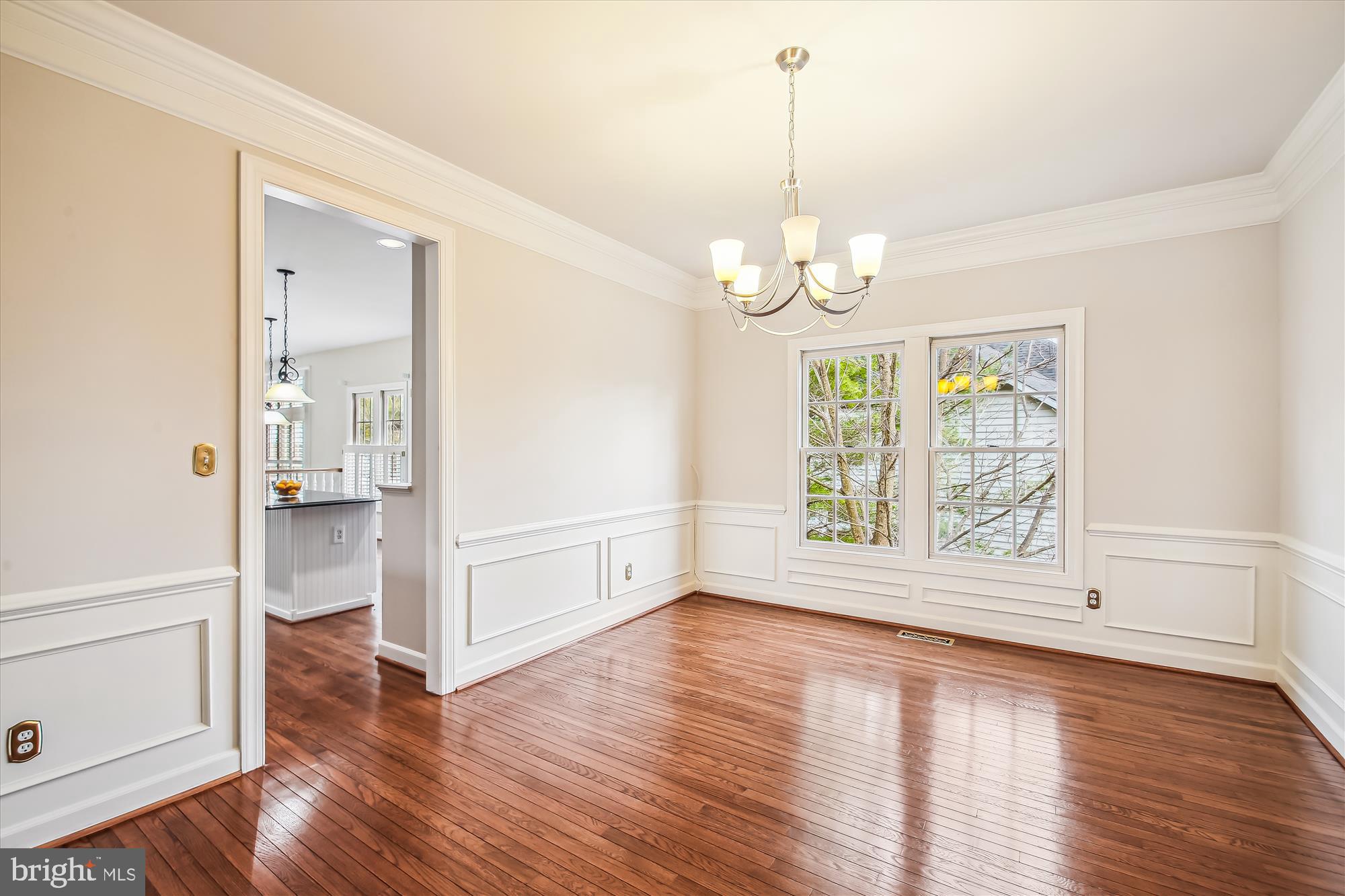 CRESTWOOD - Residential