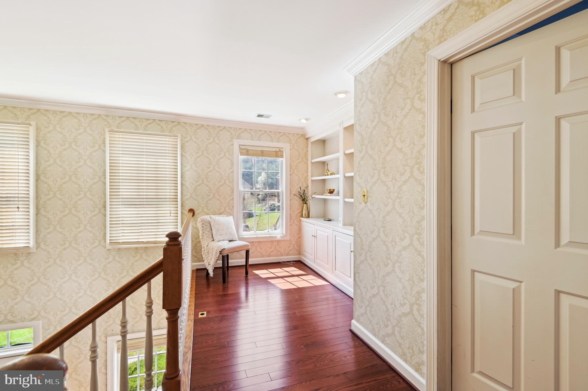 CRESTWOOD - Residential