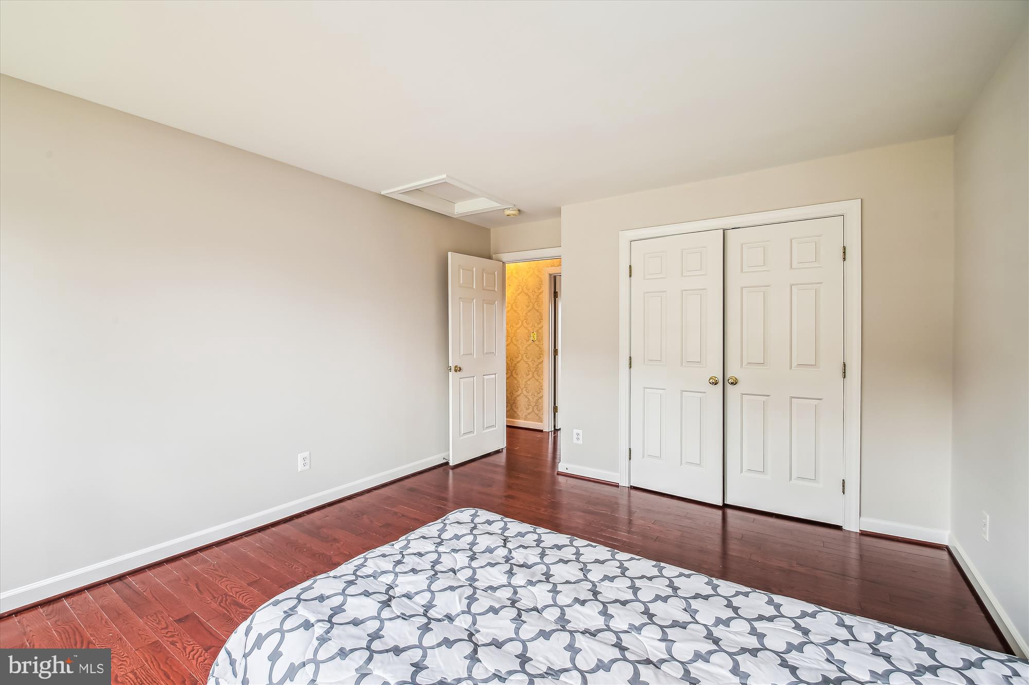 CRESTWOOD - Residential